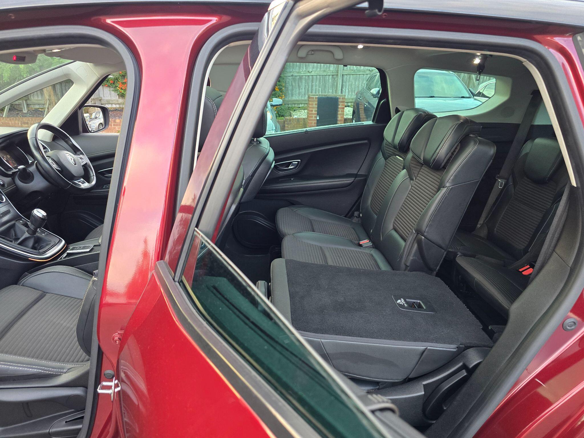 Renault Grand Scenic view 49