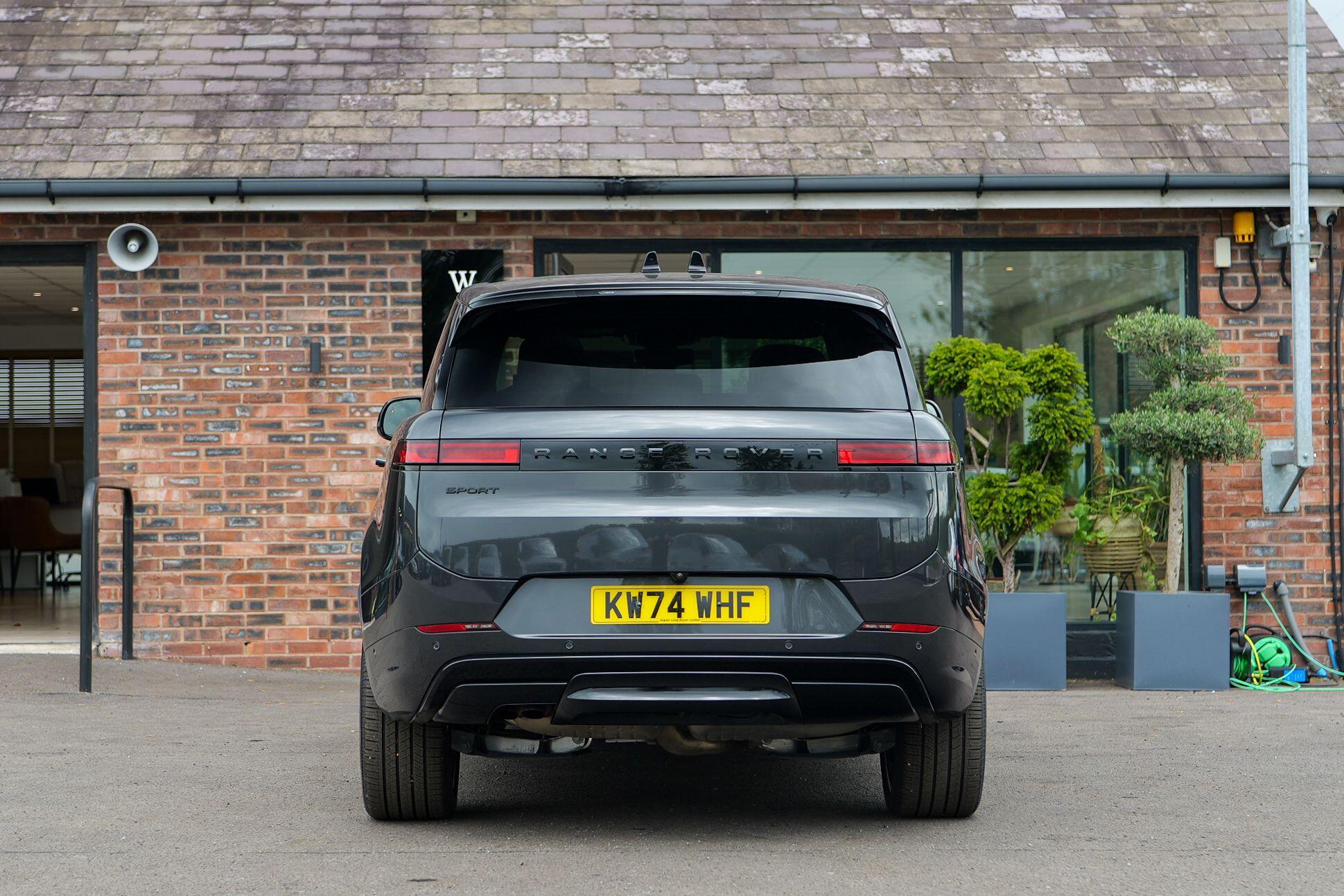 Land Rover Range Rover Sport view 5