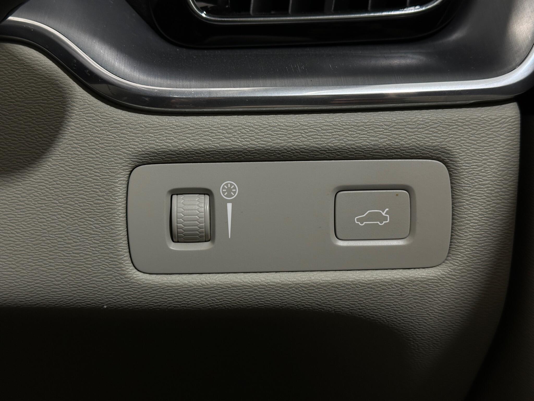 Volvo XC60 view 18