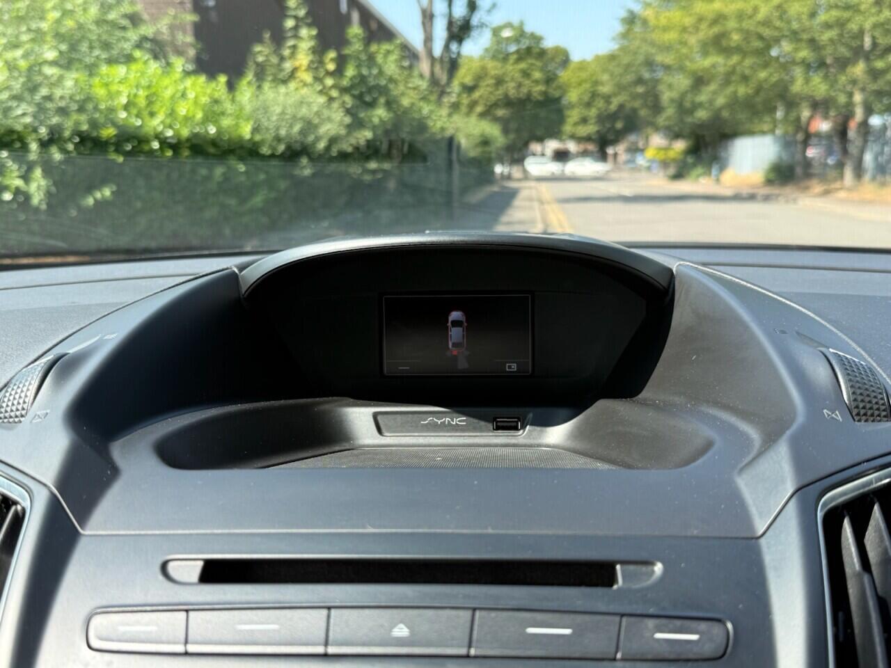 Ford C-Max view 22