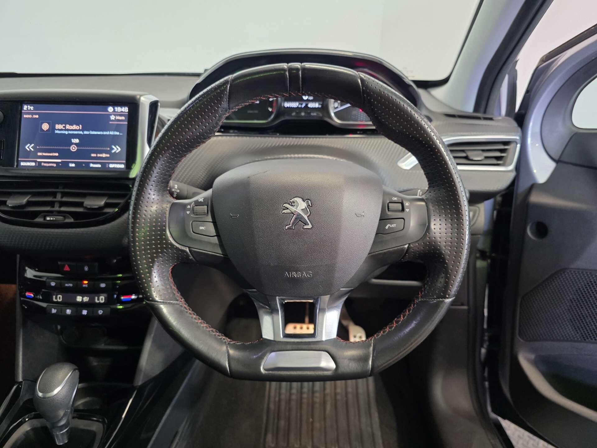 Peugeot 2008 view 18