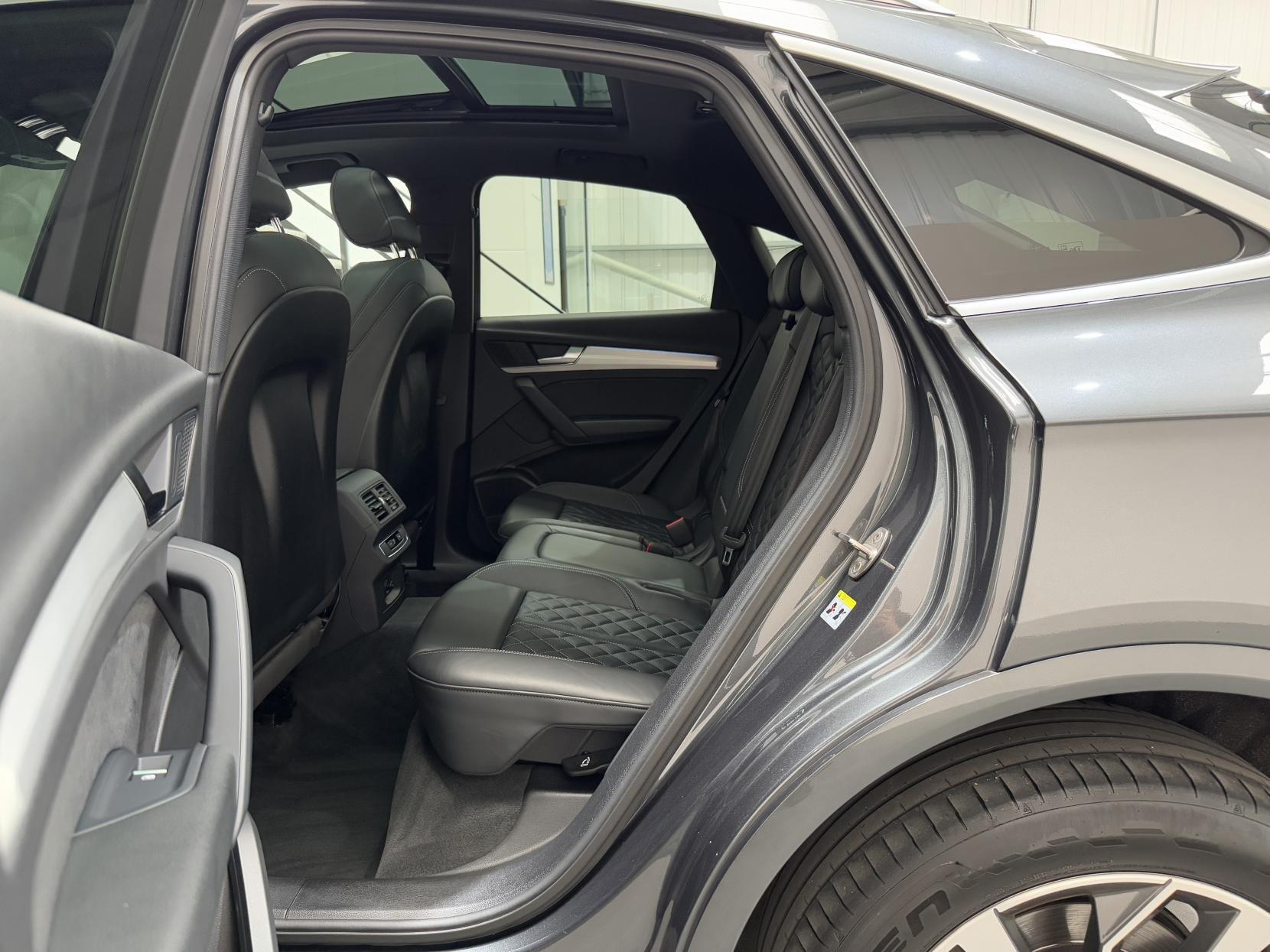 Audi Q5 view 54