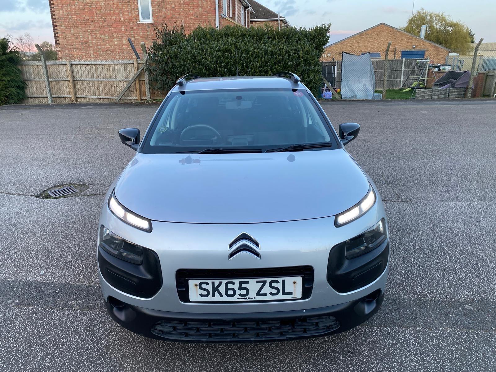 Citroen C4 Cactus view 3