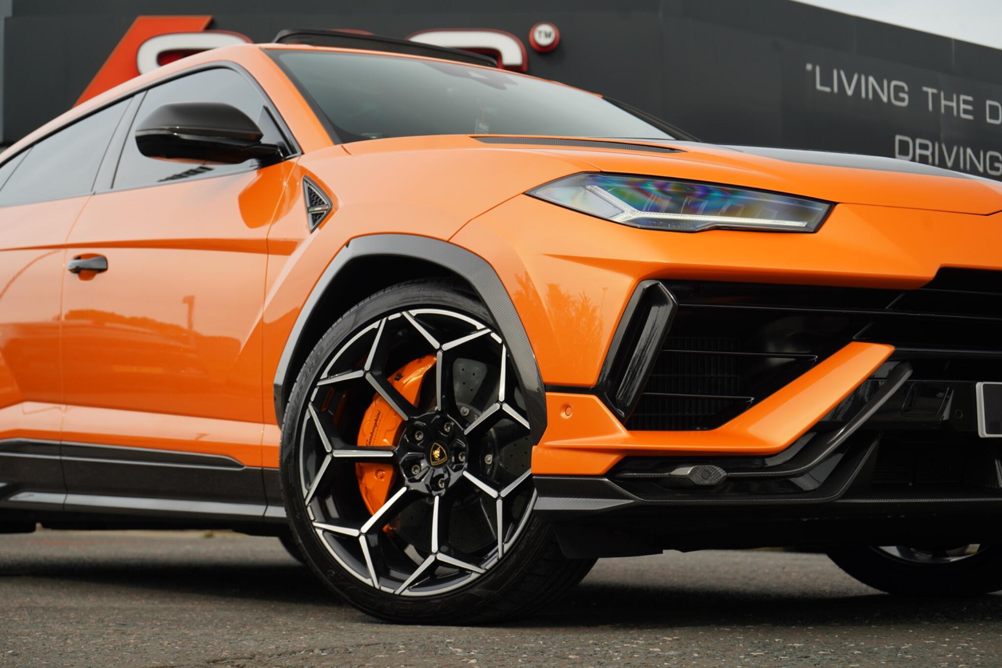 Lamborghini Urus view 37