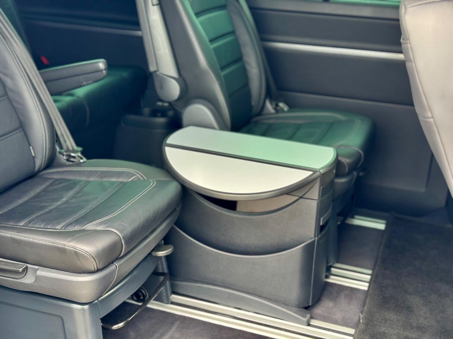 Volkswagen Caravelle view 51