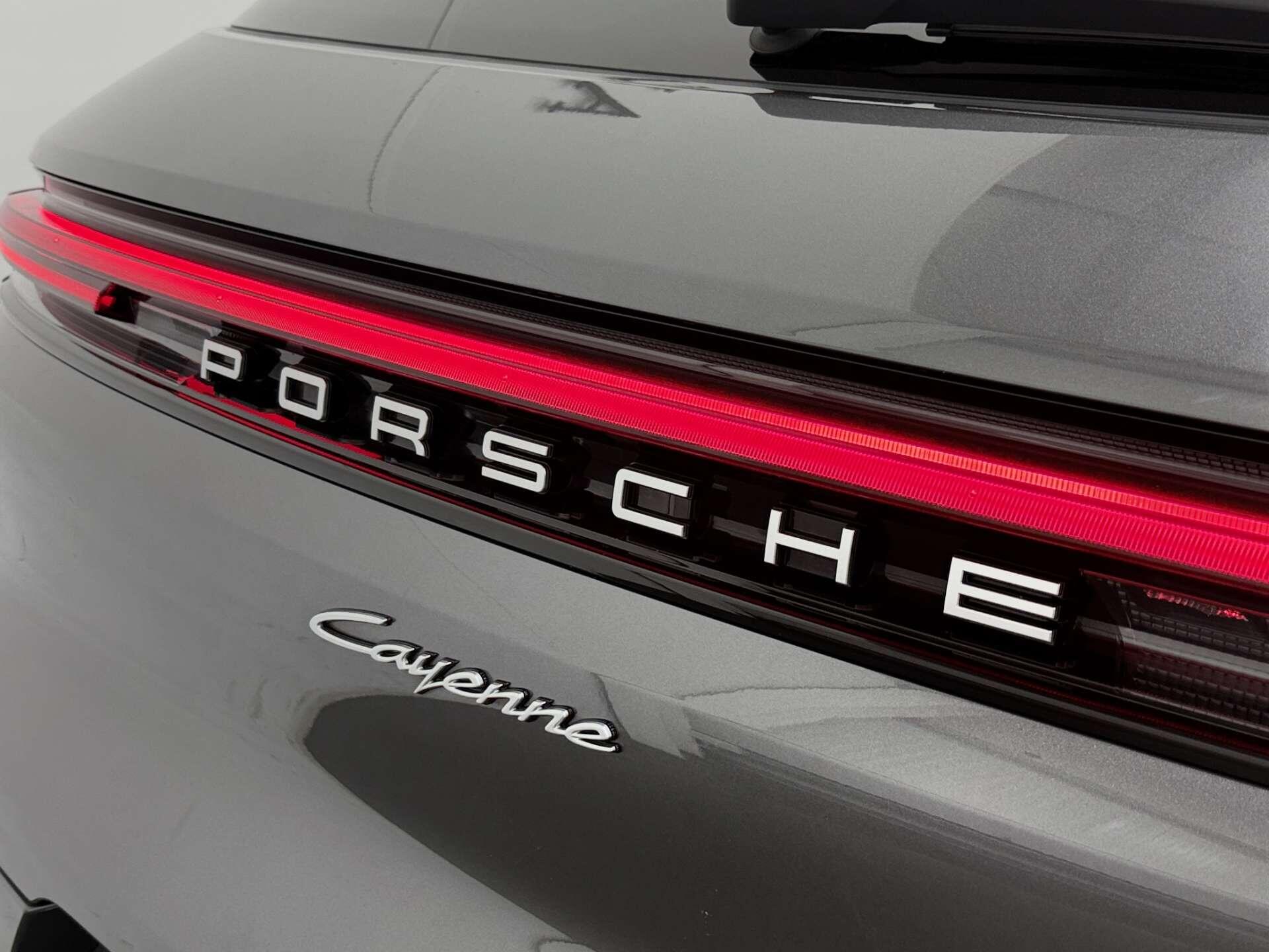 Porsche Cayenne view 25