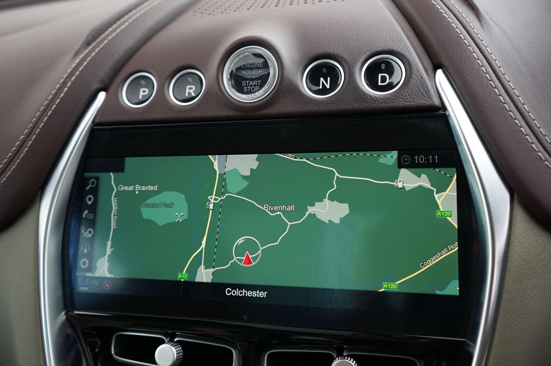 Aston Martin DBX view 26