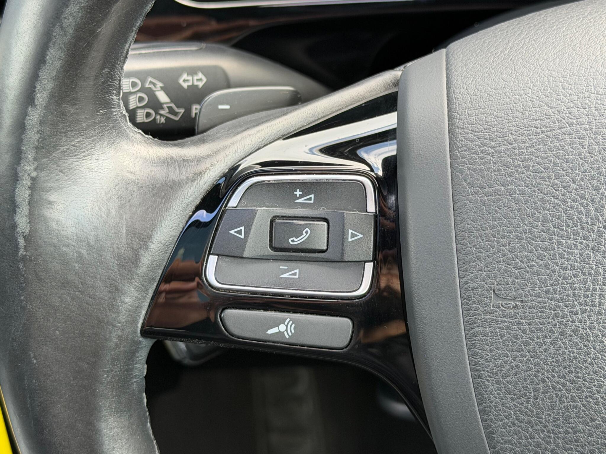 Volkswagen Touareg view 29