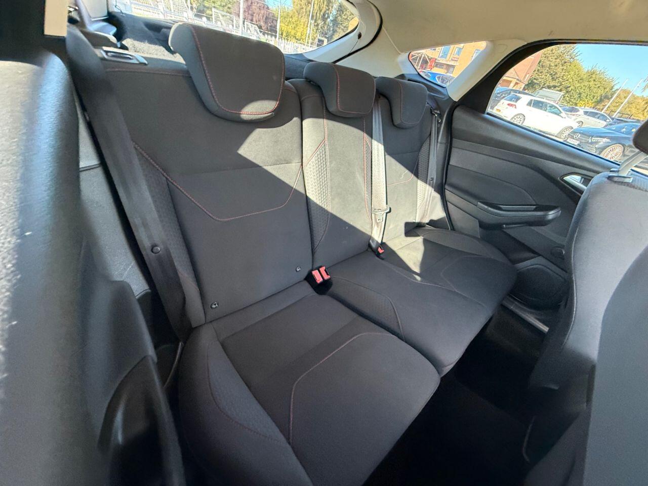 Ford Focus view 20