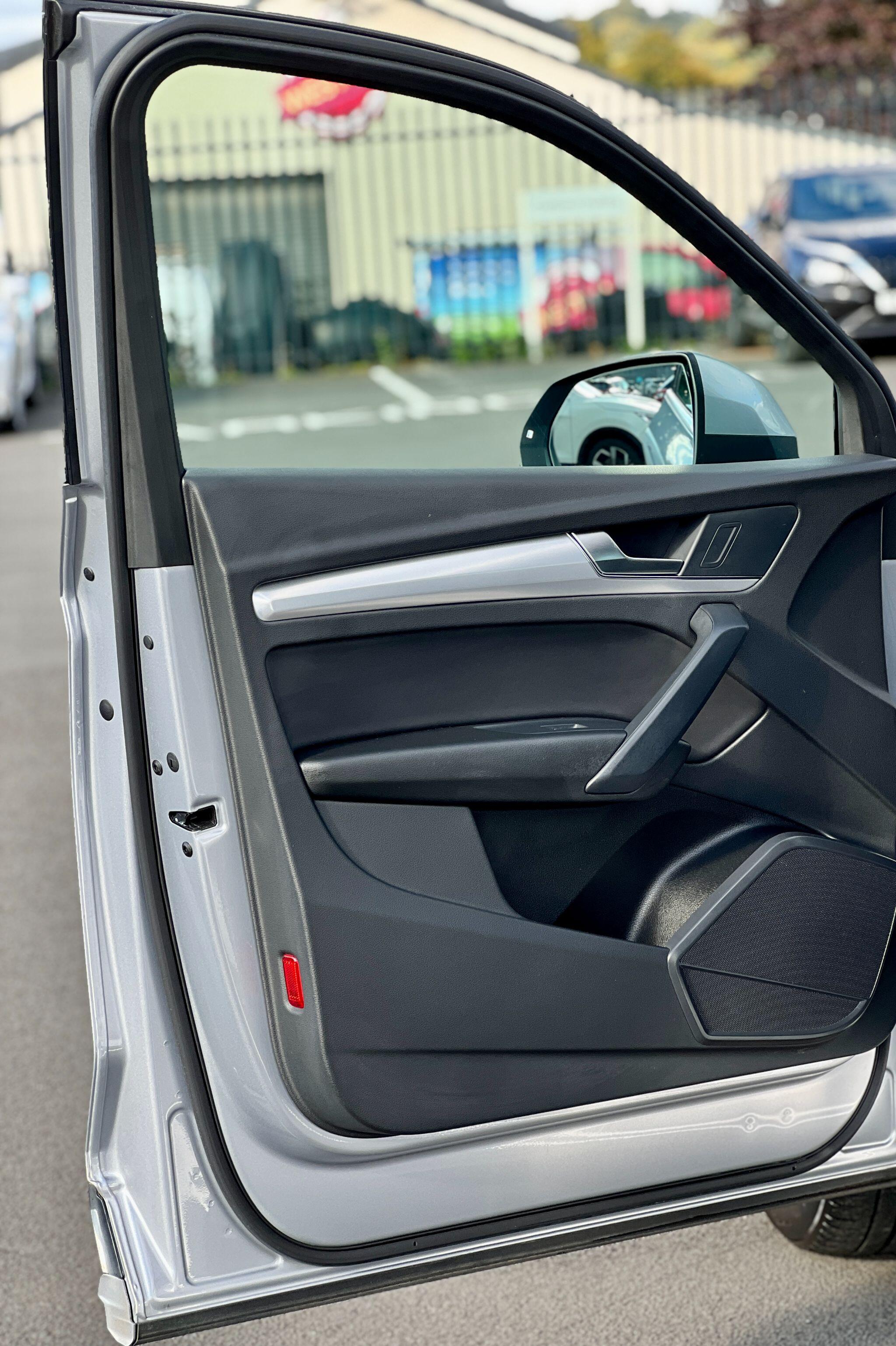 Audi Q5 view 26