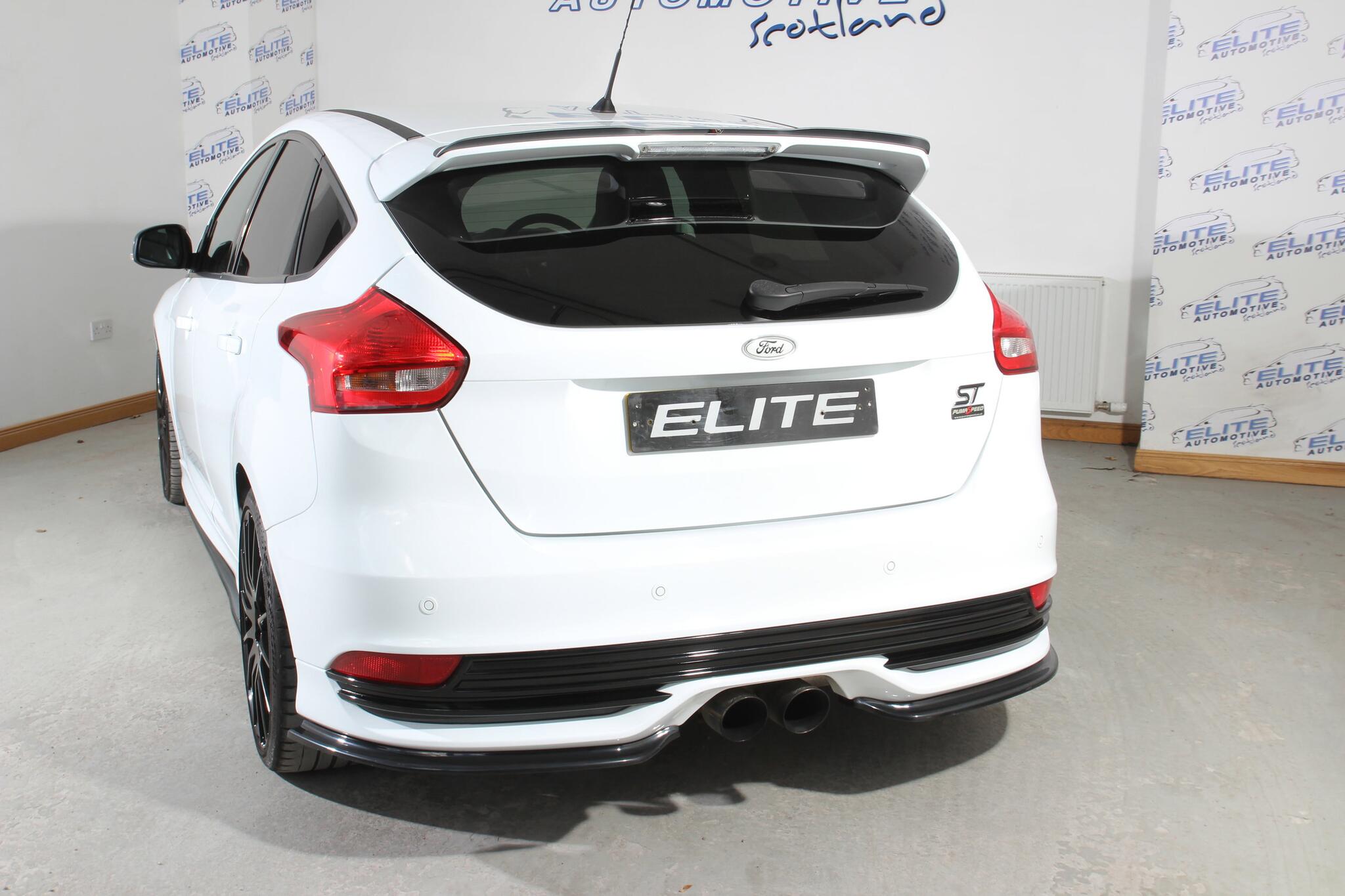 Ford Focus view 13