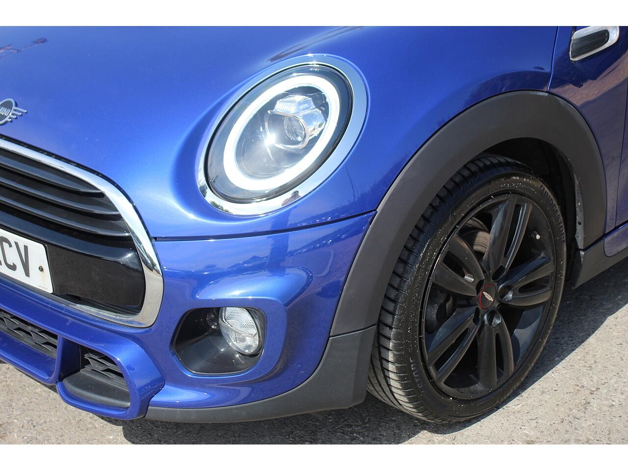Mini Cooper view 34