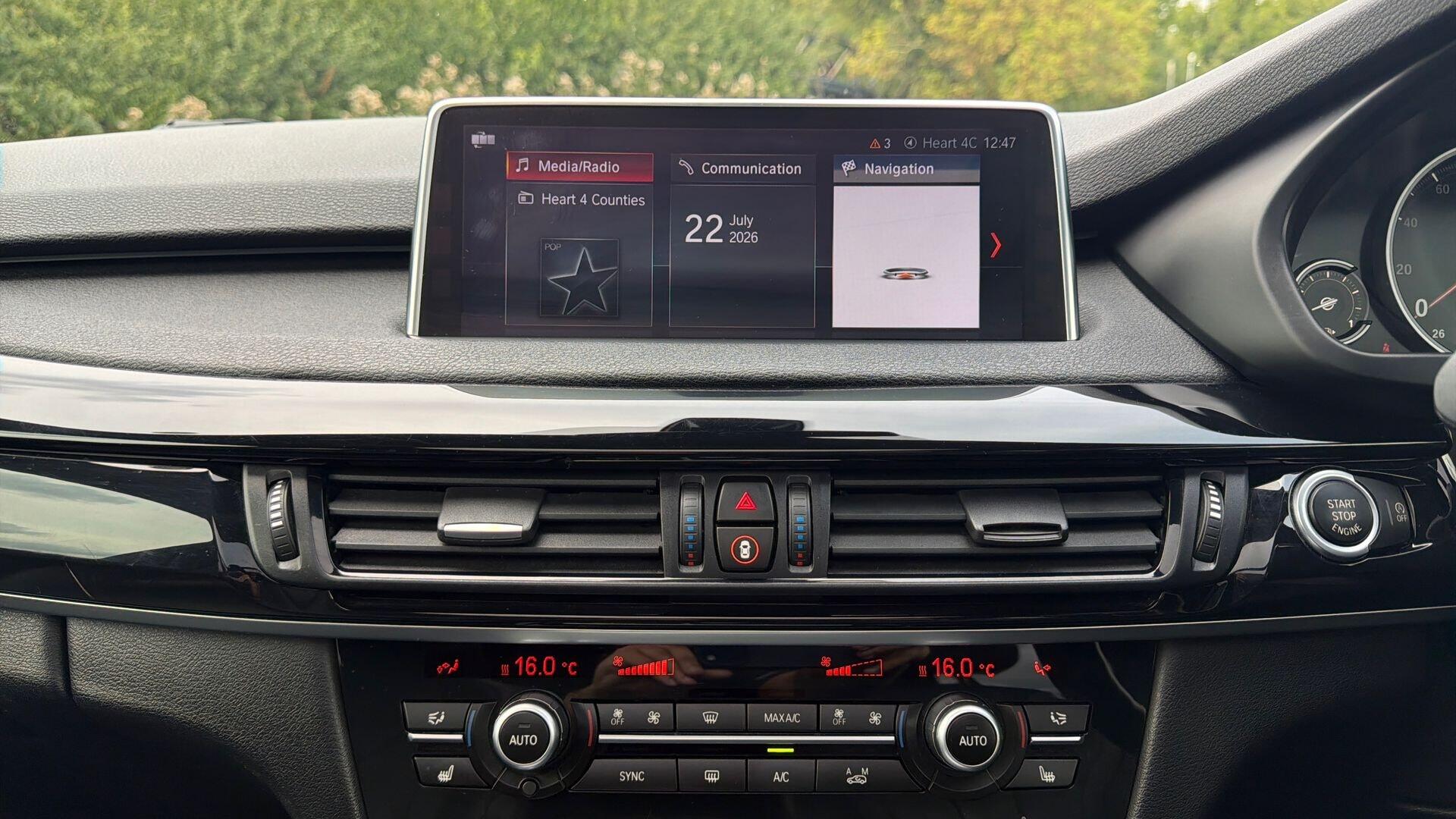 BMW X5 view 8