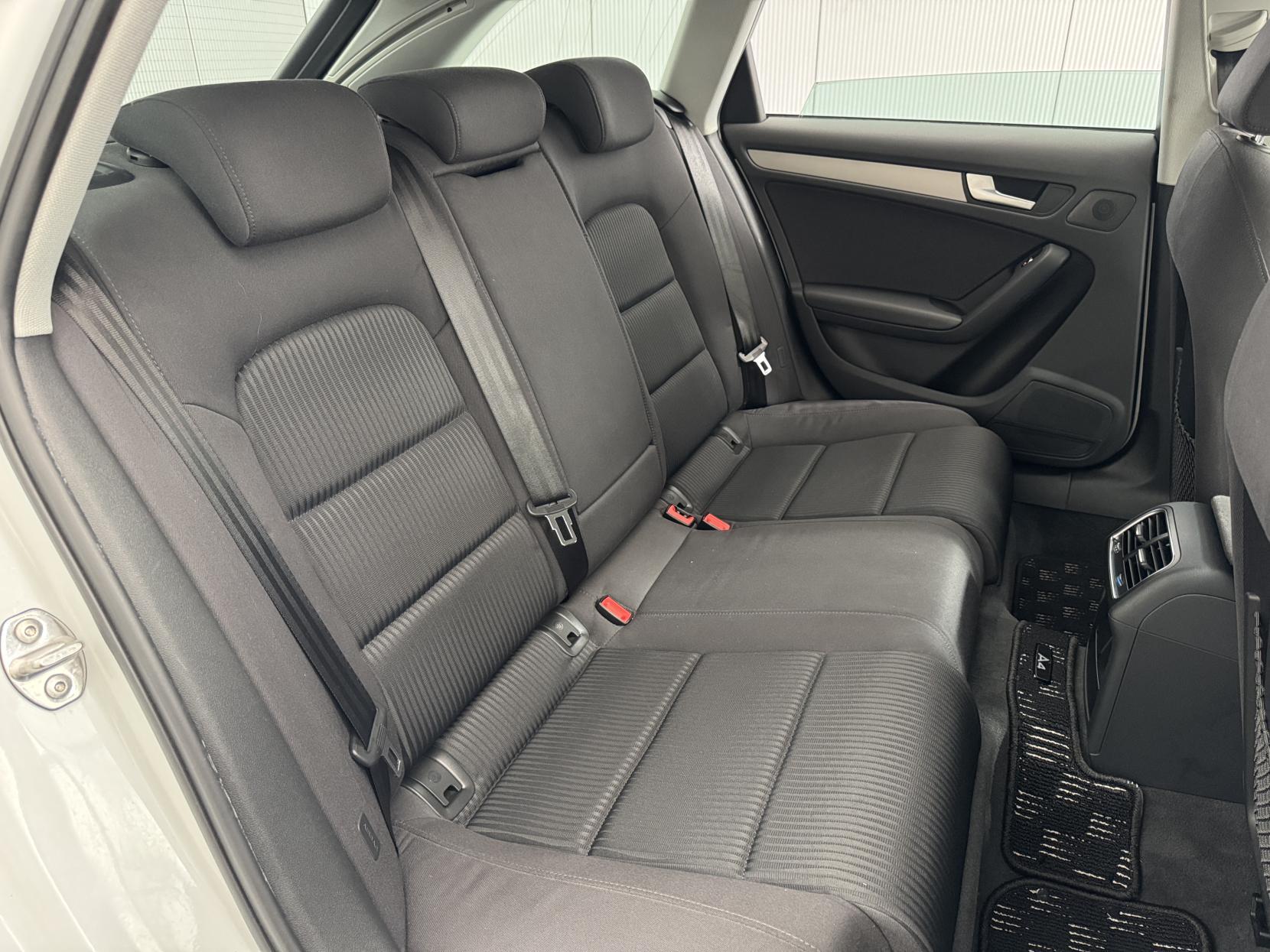Audi A4 Avant view 63