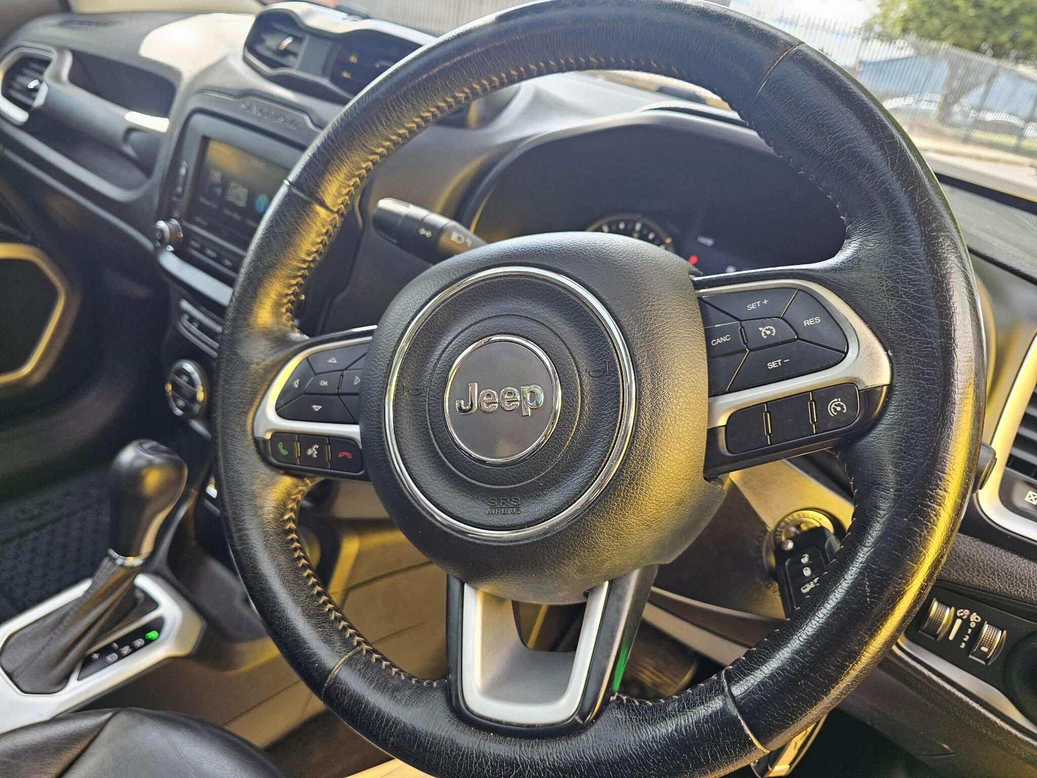 Jeep Renegade view 26