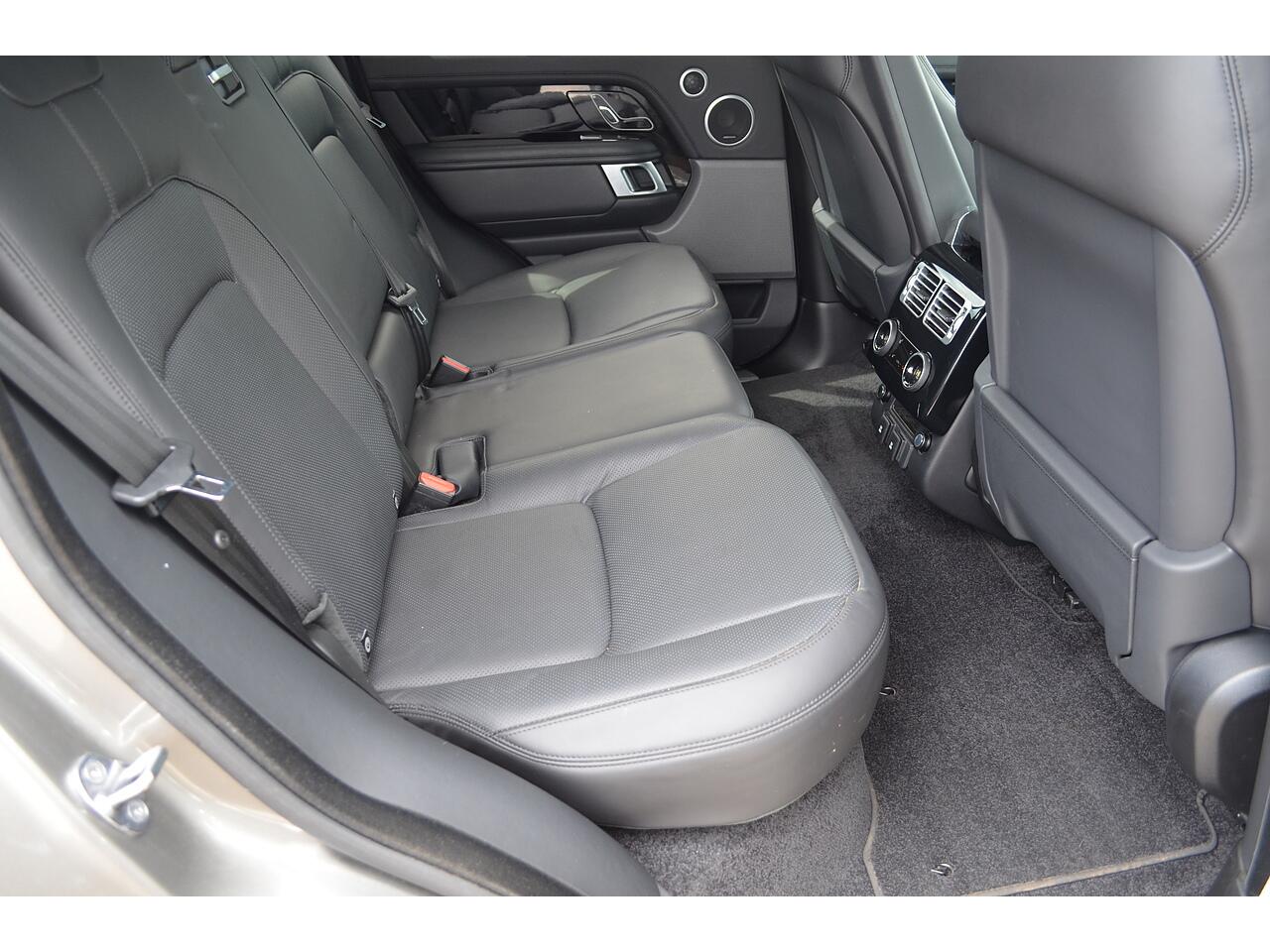 Land Rover Range Rover view 23