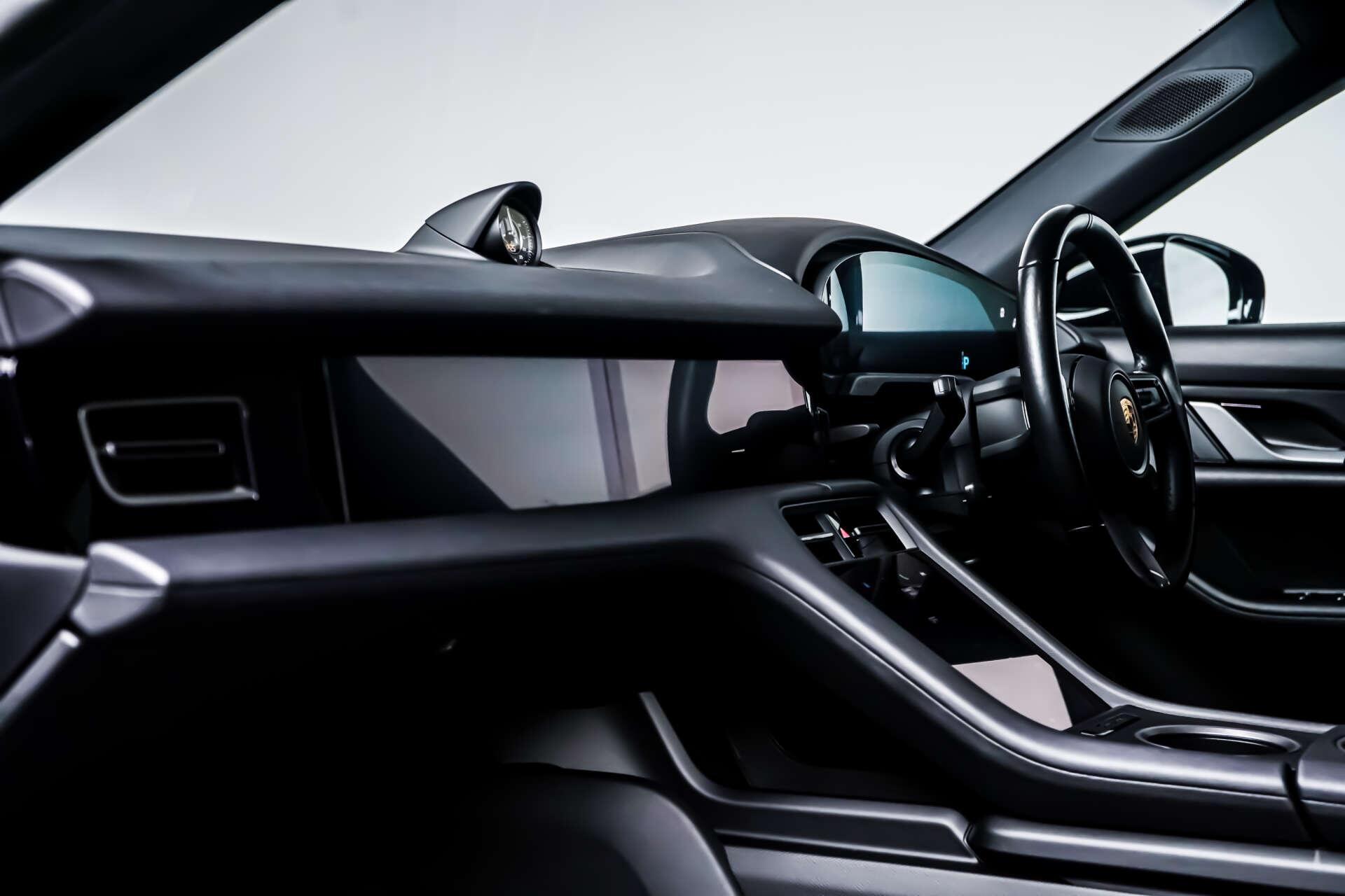 Porsche Taycan view 17