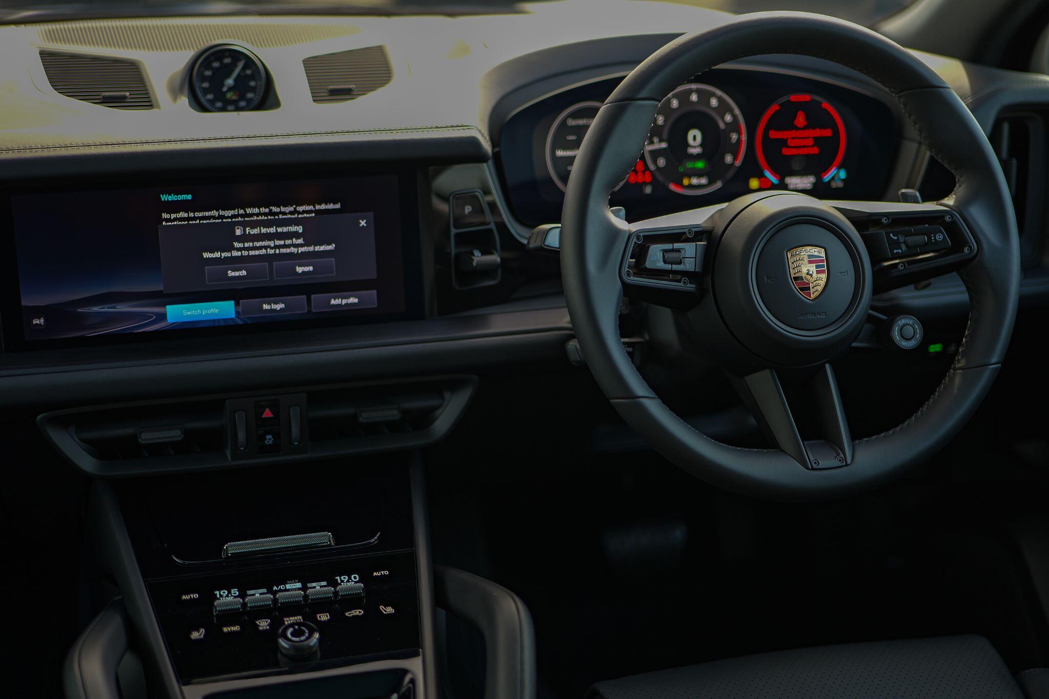 Porsche Cayenne view 21