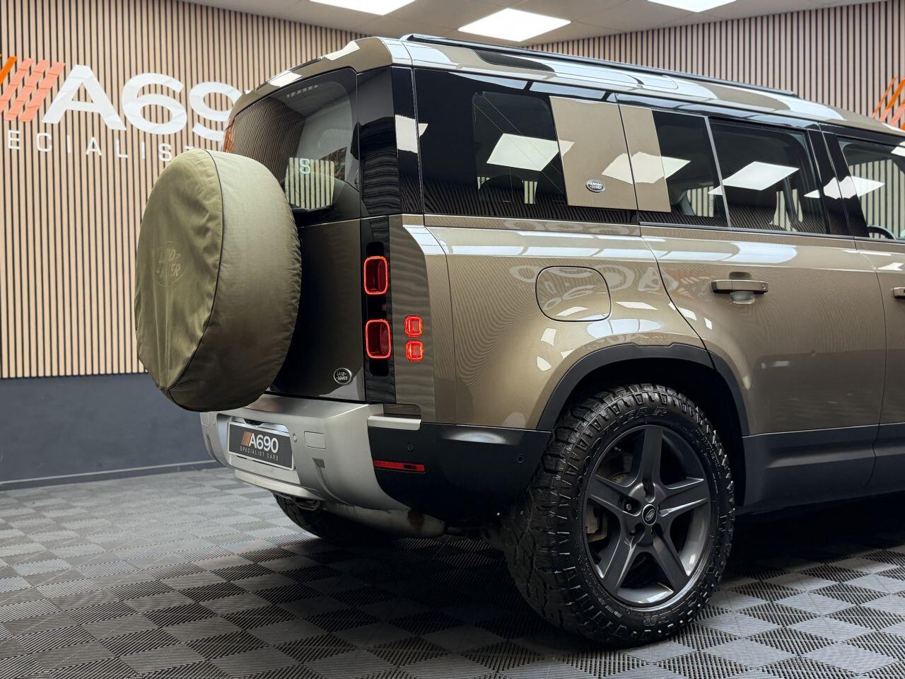 Land Rover Defender 110 view 11