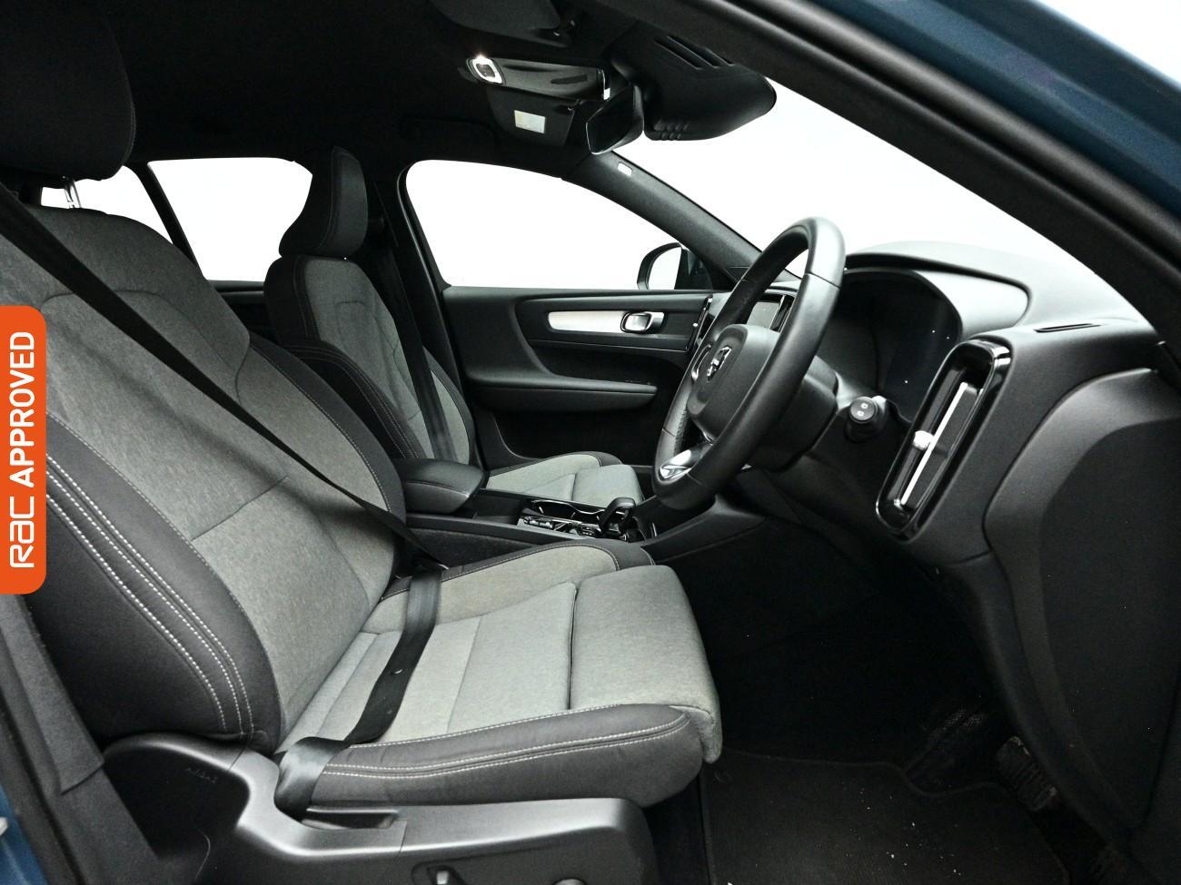 Volvo XC40 view 12