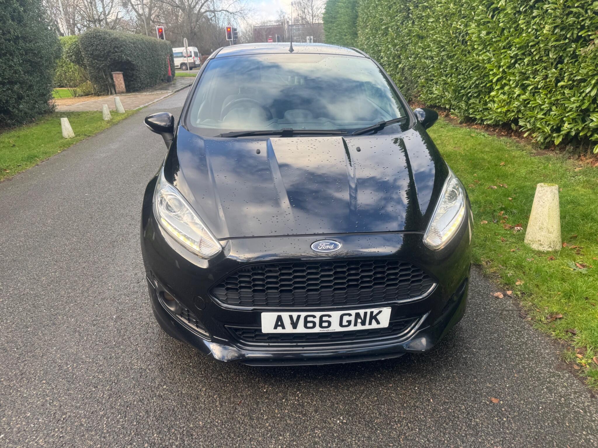 2016 Ford Fiesta image 10