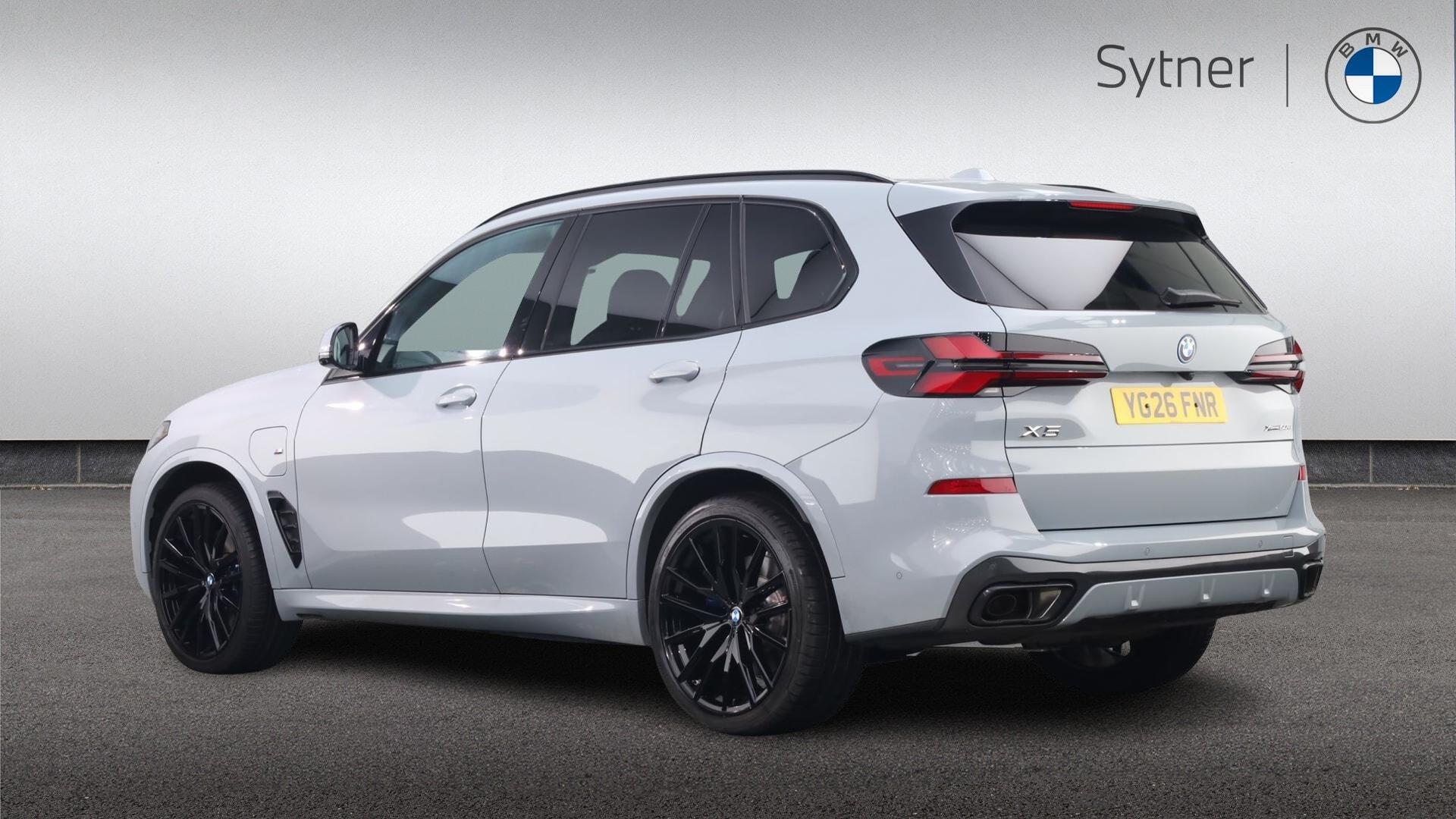 BMW X5 view 2