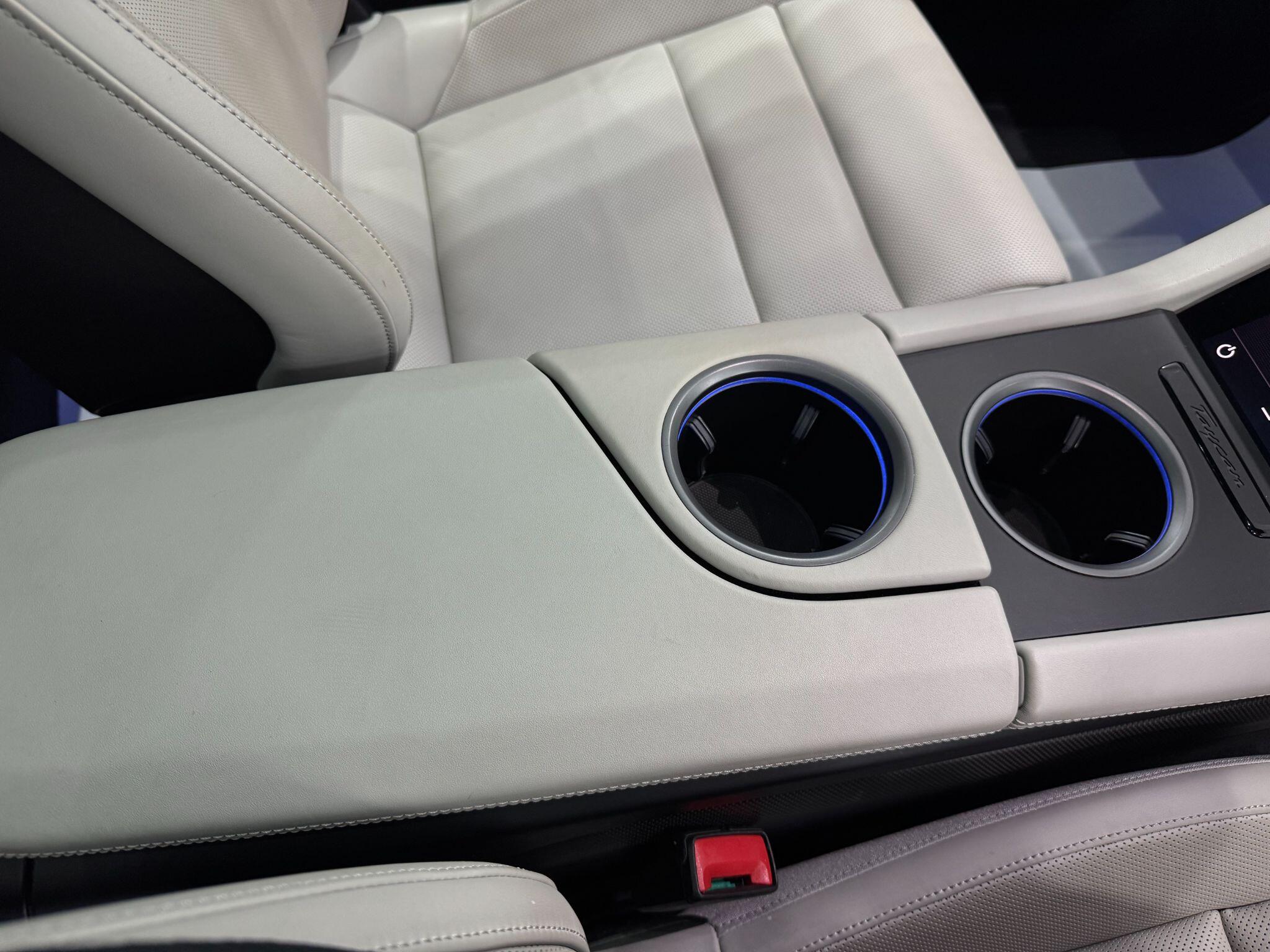 Porsche Taycan view 40