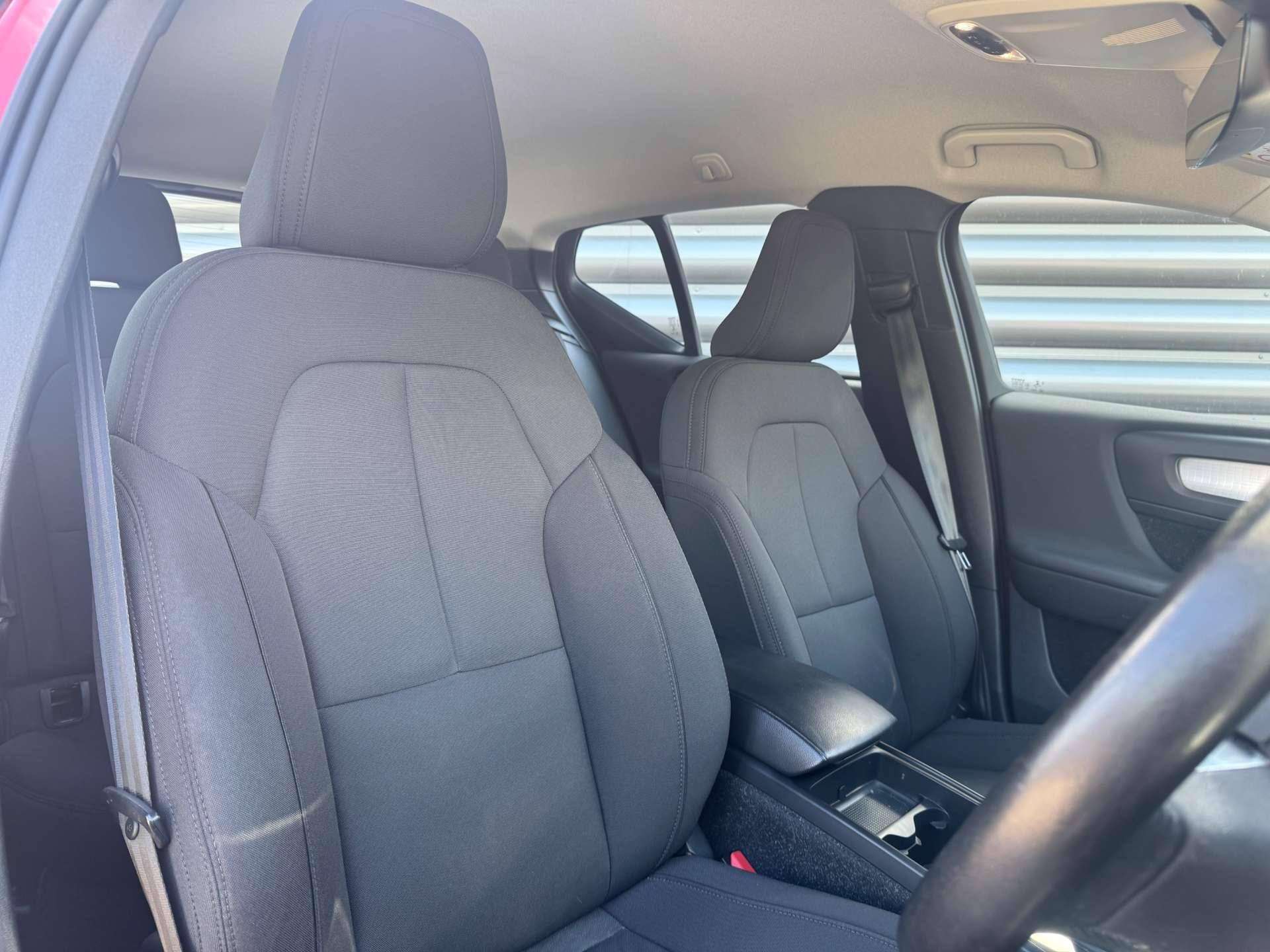 Volvo XC40 view 13
