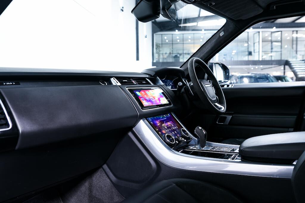 Land Rover Range Rover Sport view 13