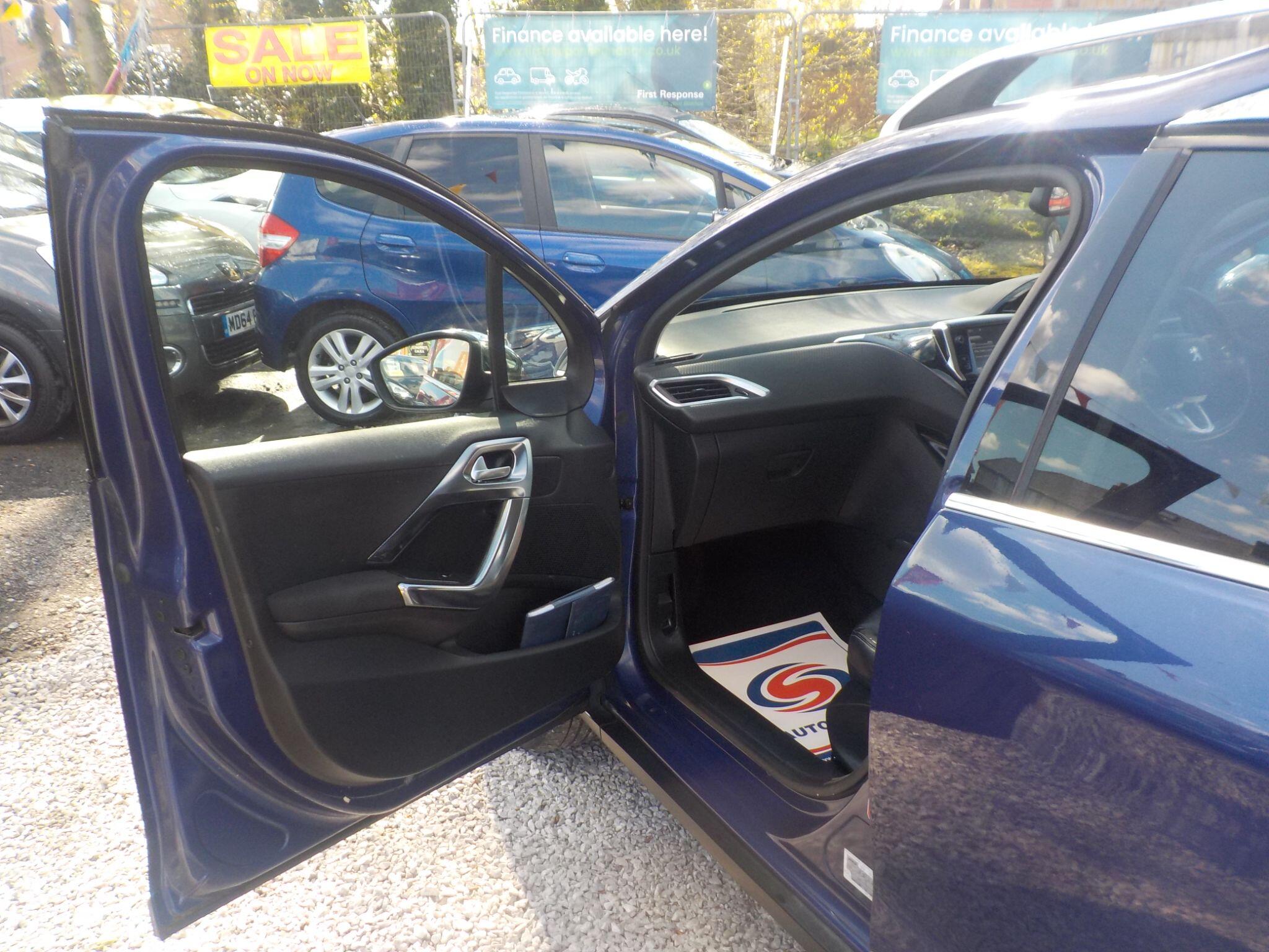 Peugeot 2008 1.6 e-HDi Allure Euro 5 (s/s) 5dr