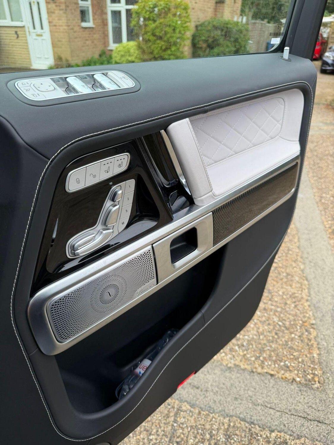 Mercedes-Benz G-Class view 10