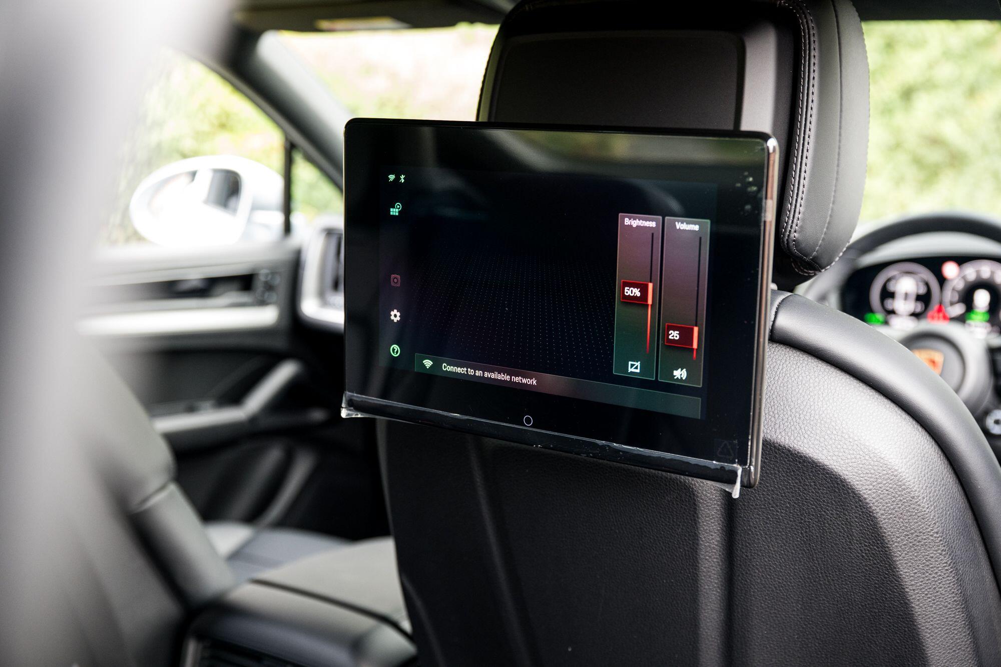 Porsche Cayenne view 40