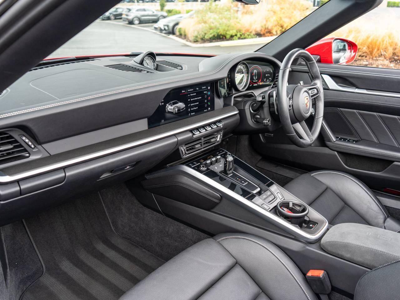 Porsche 911 view 45