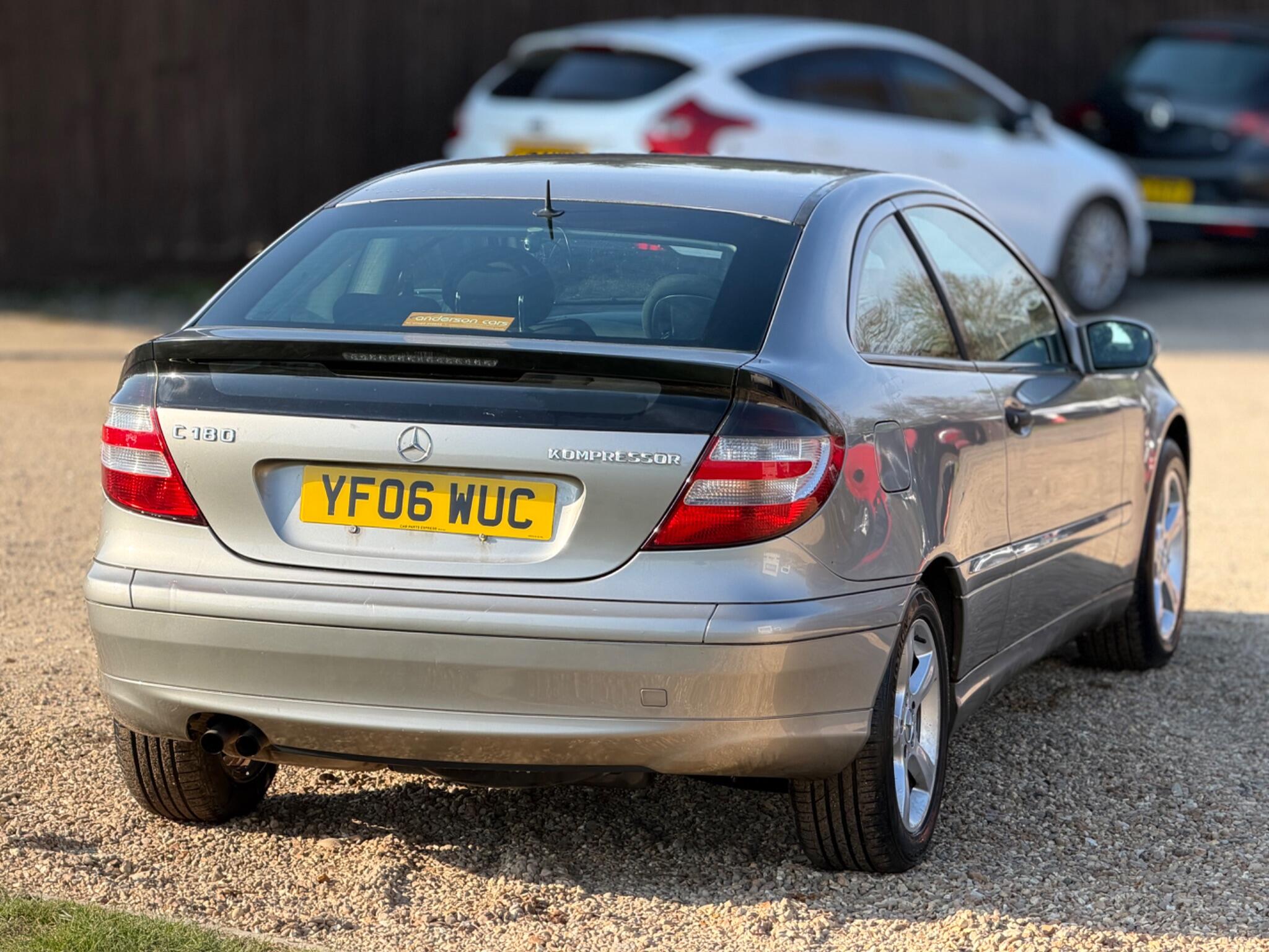 2006 Mercedes-Benz C Class 1.8 C180 Kompressor SE 2dr image 12