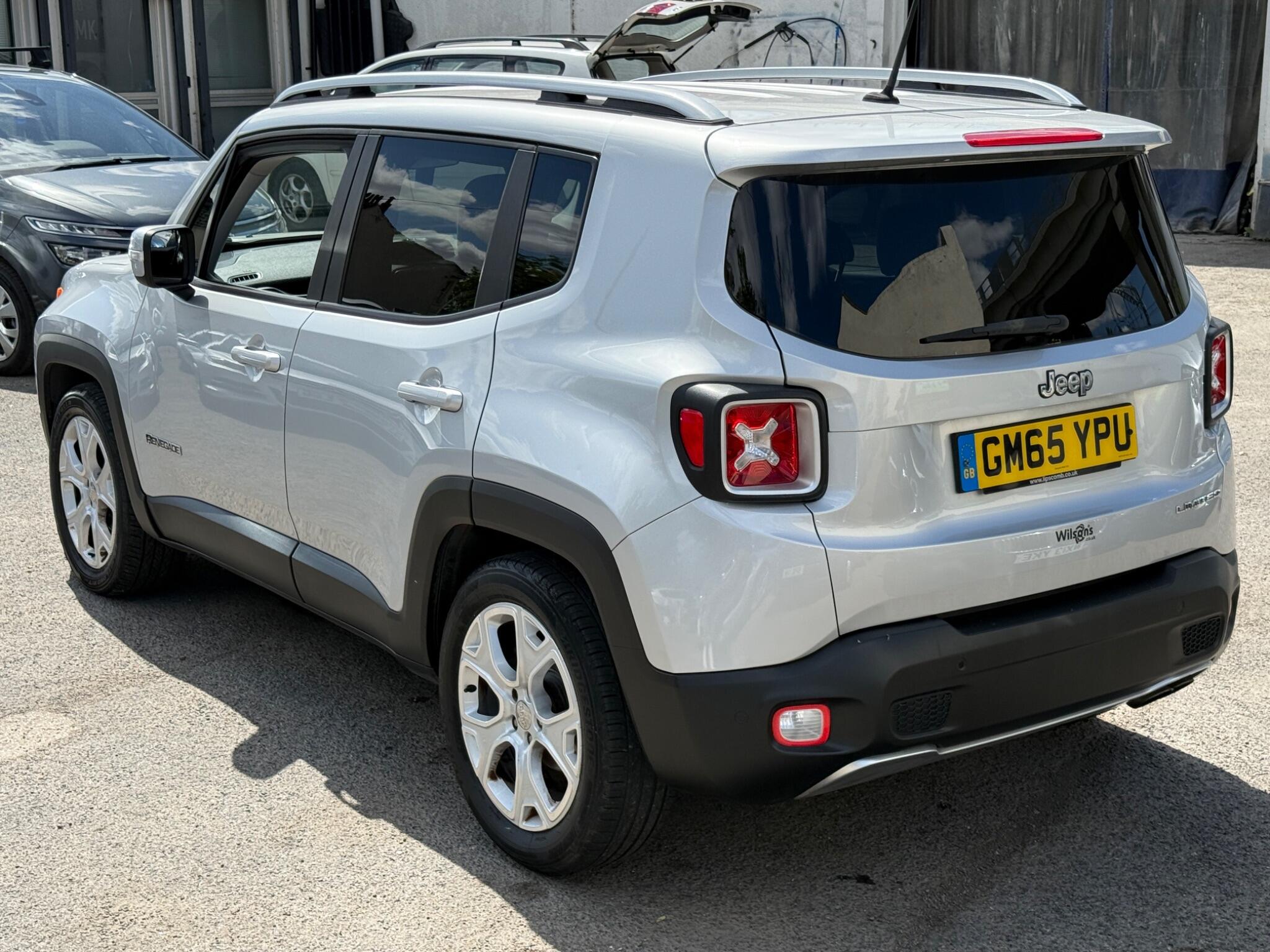 Jeep Renegade - Image 14