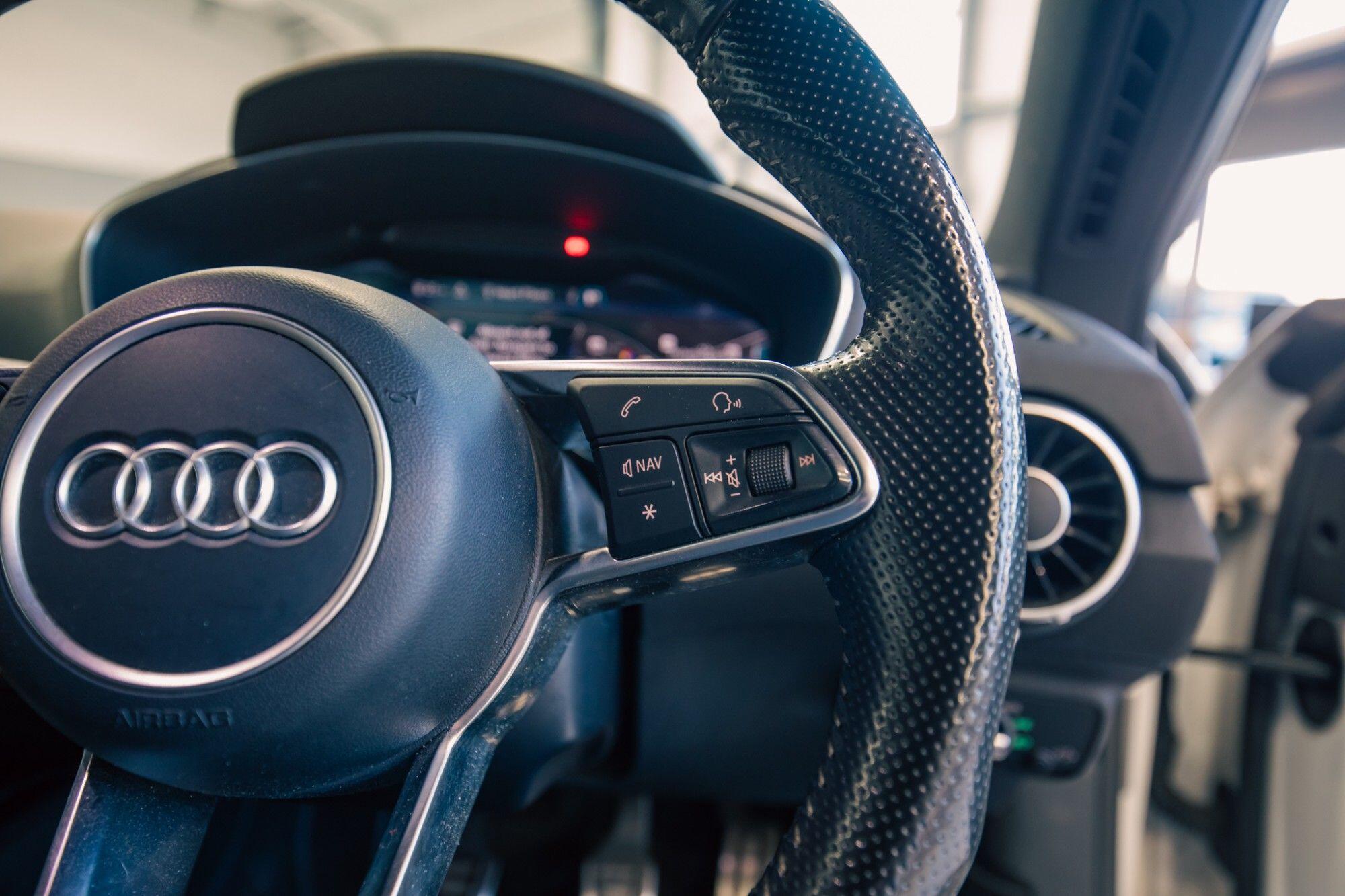 Audi TT view 13