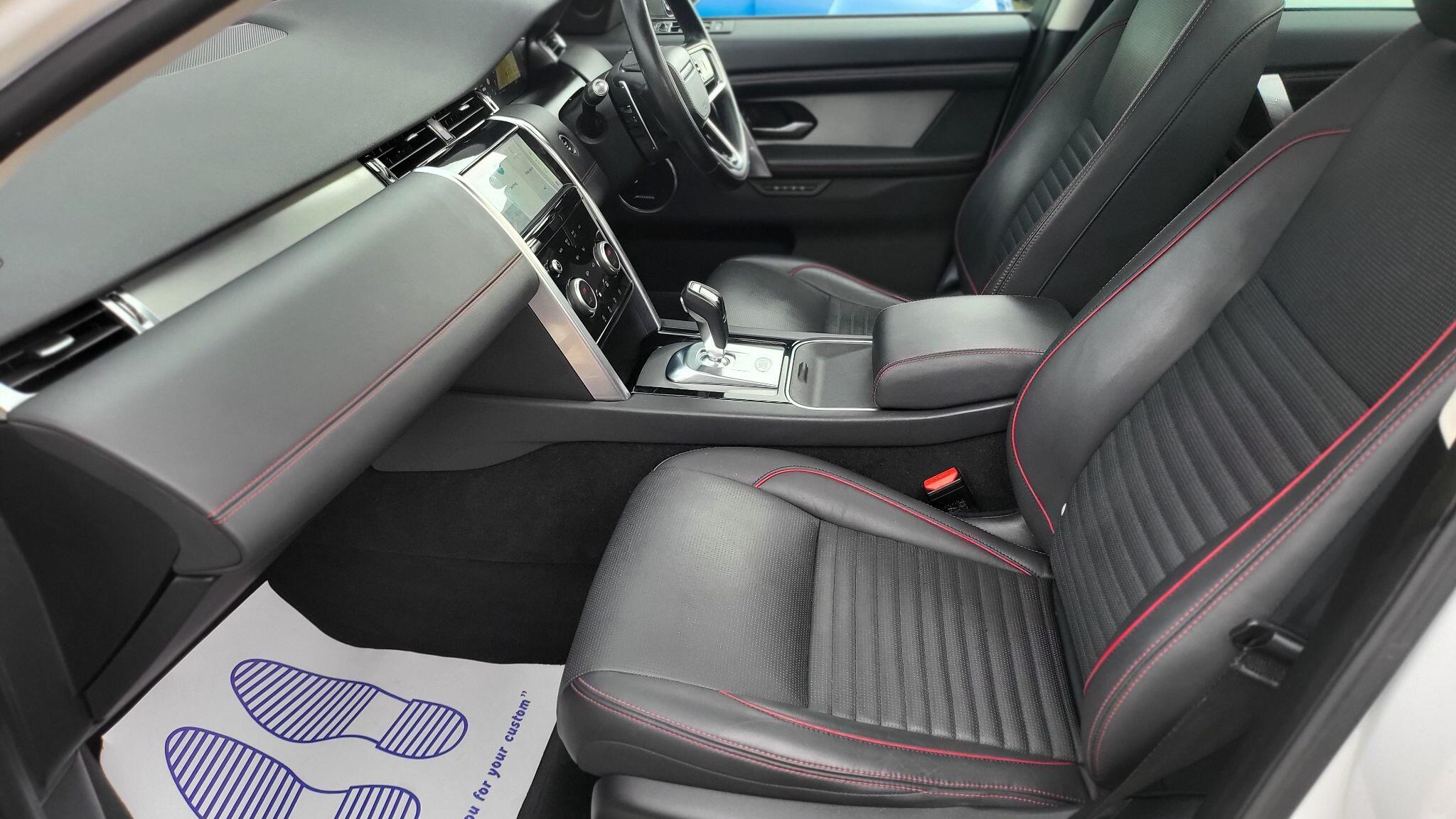 Land Rover Discovery Sport view 3