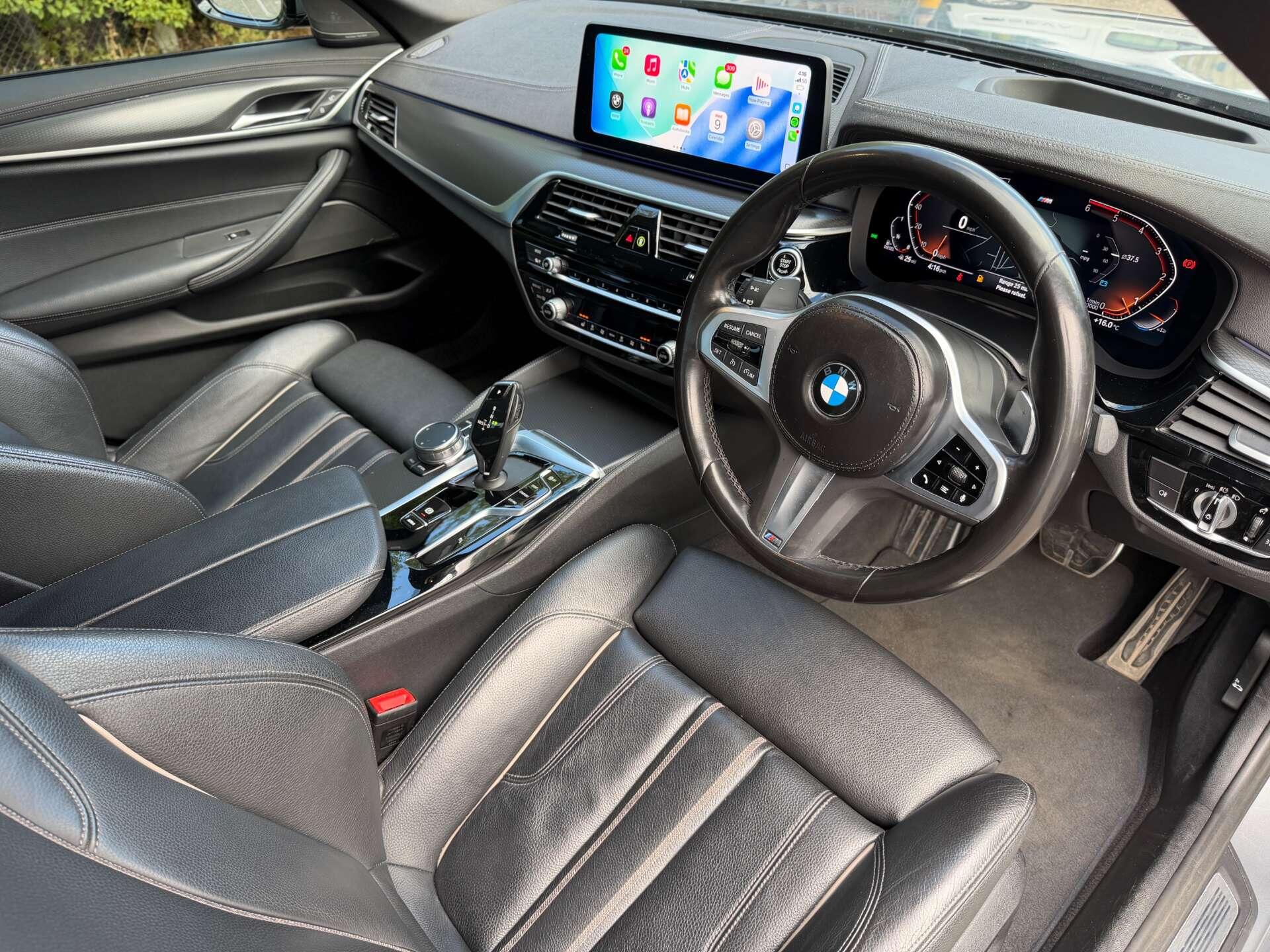 BMW 5 Series view 21