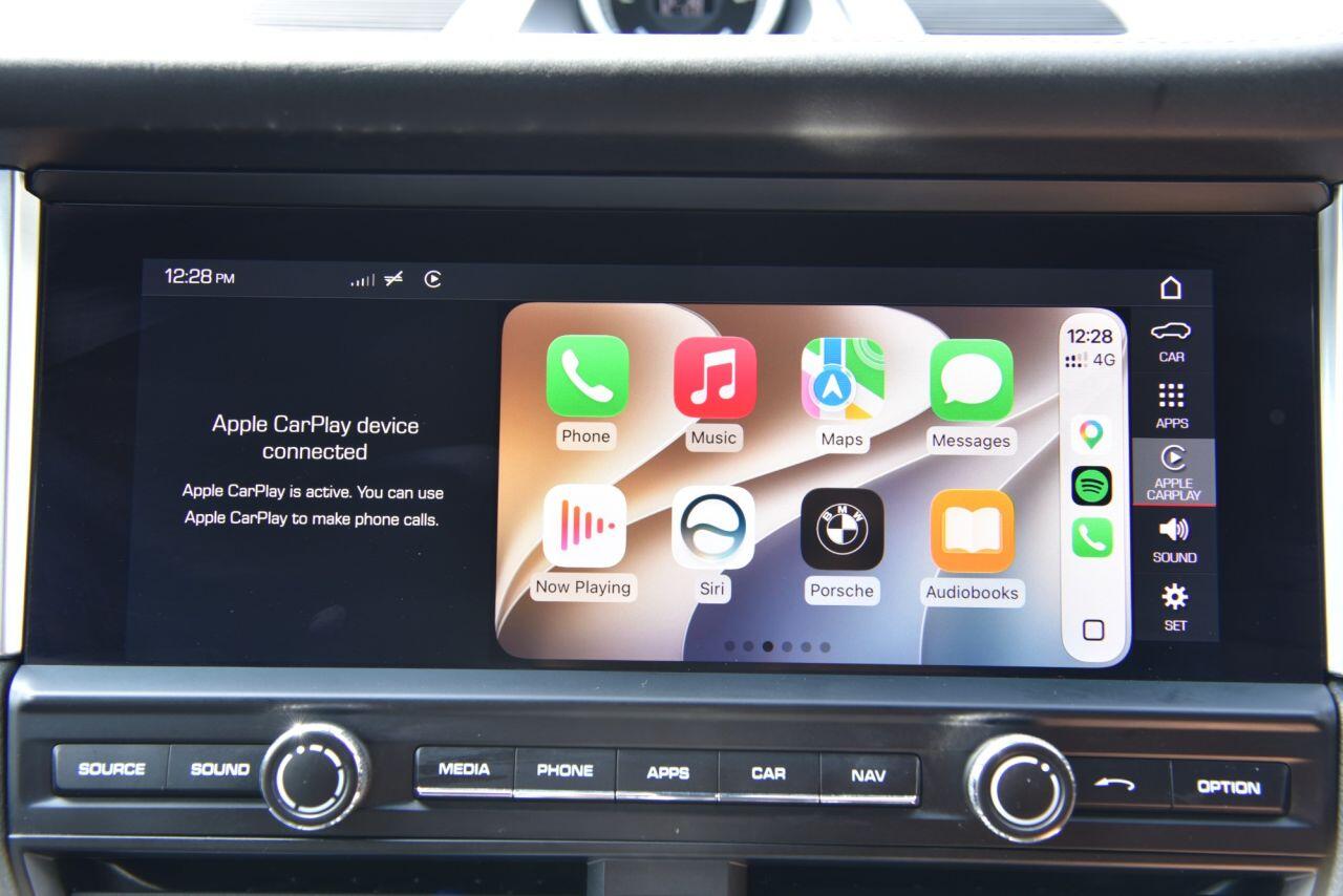 Porsche Macan view 8