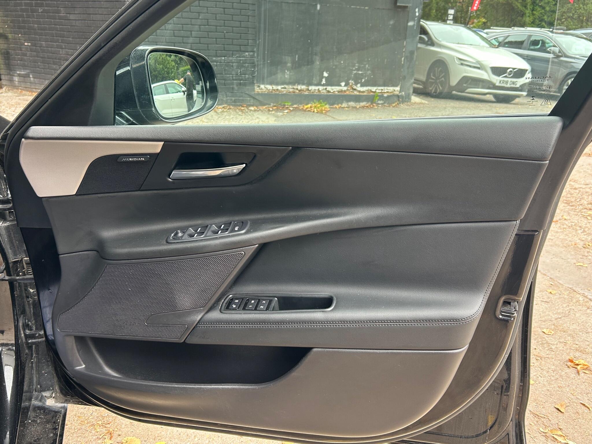 Jaguar Xe view 38