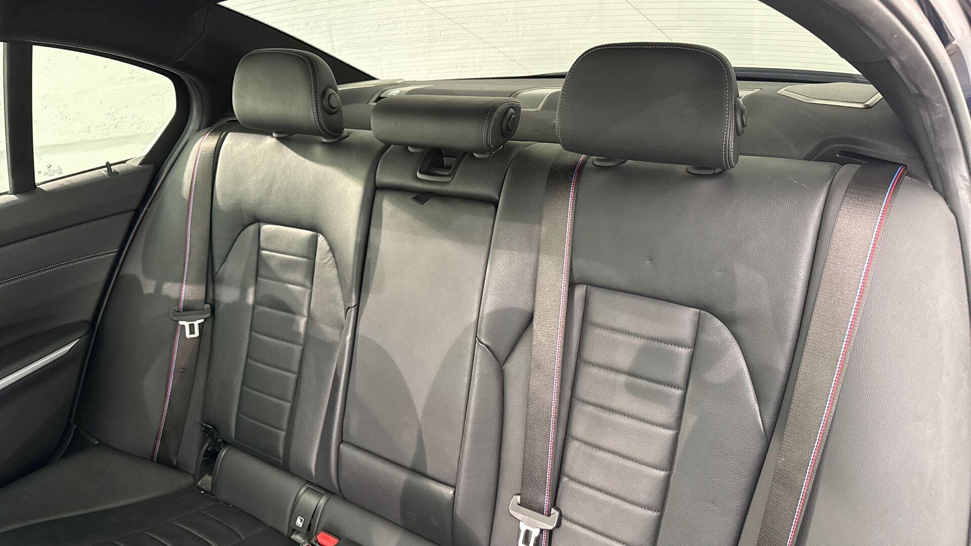 BMW 3 Series view 12