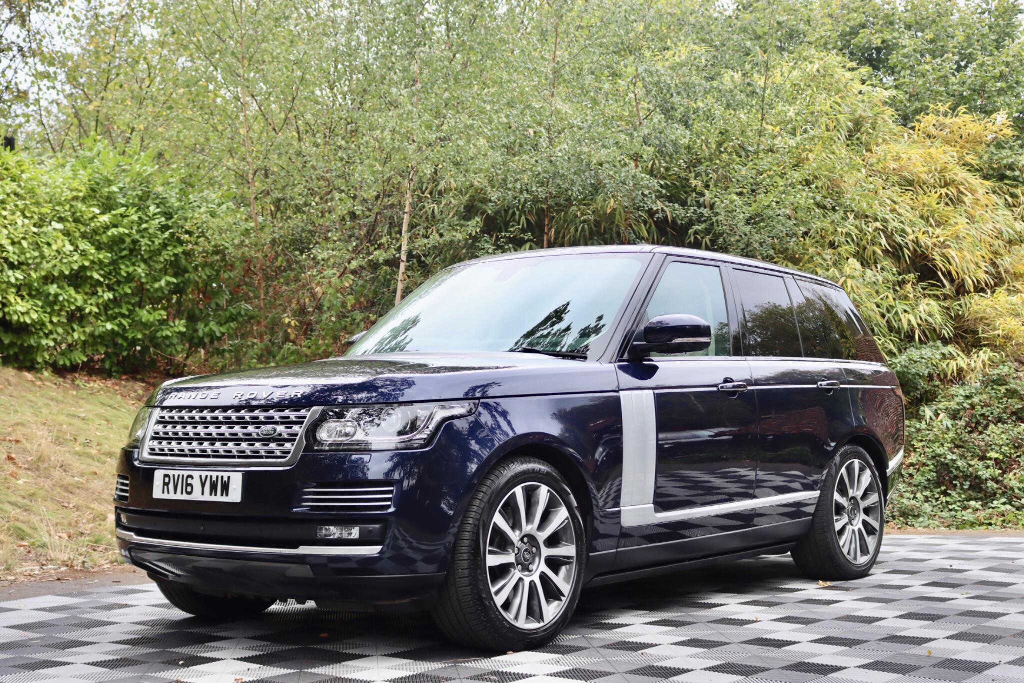 Land Rover Range Rover view 16