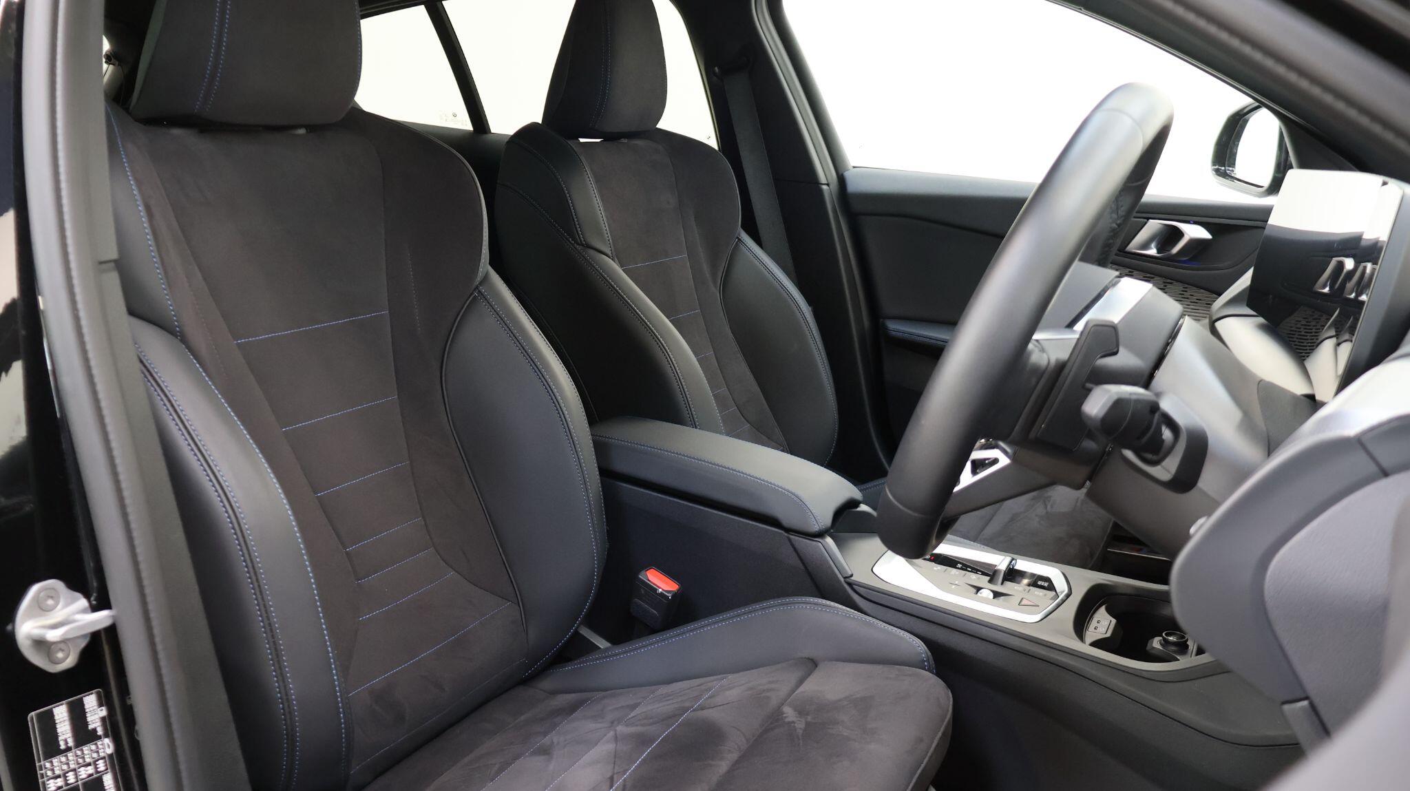 BMW 1 Series view 24