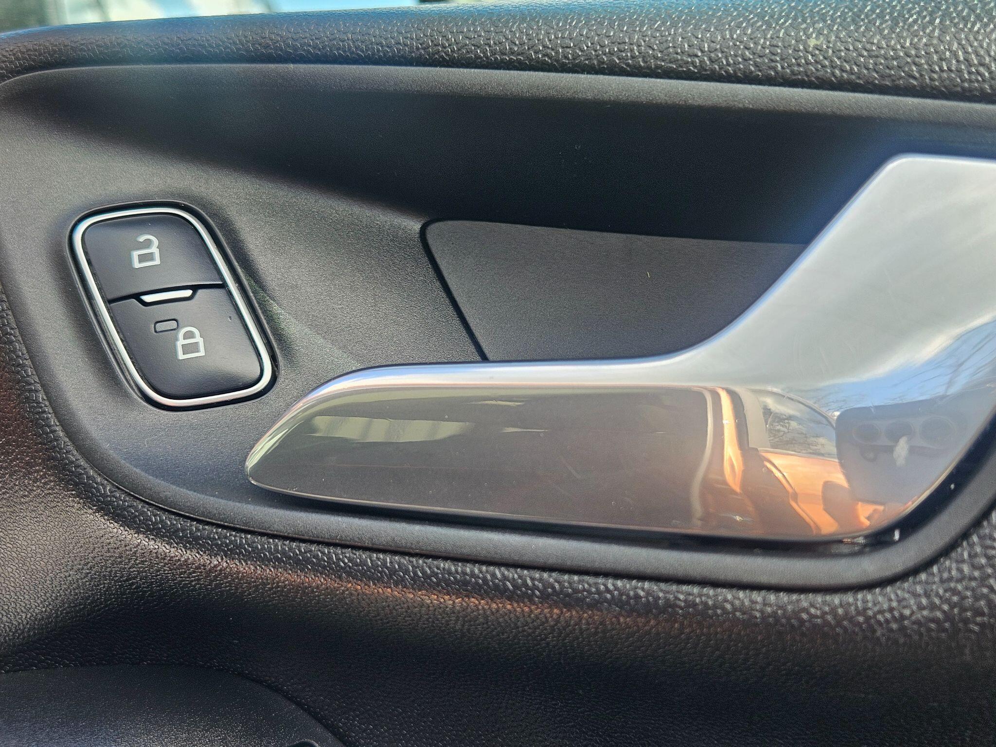 2017 Ford Fiesta image 46