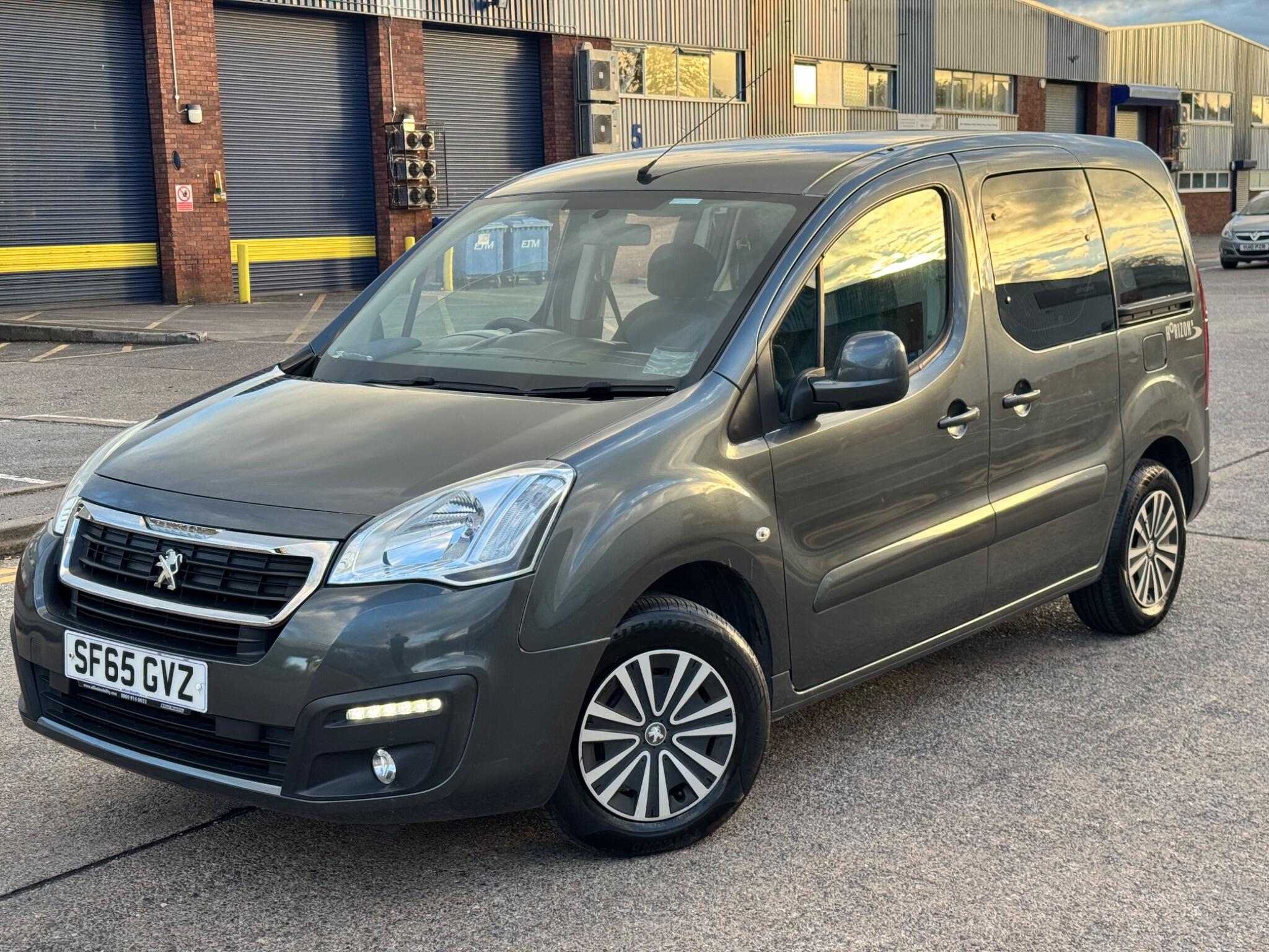 Peugeot Partner Tepee view 3