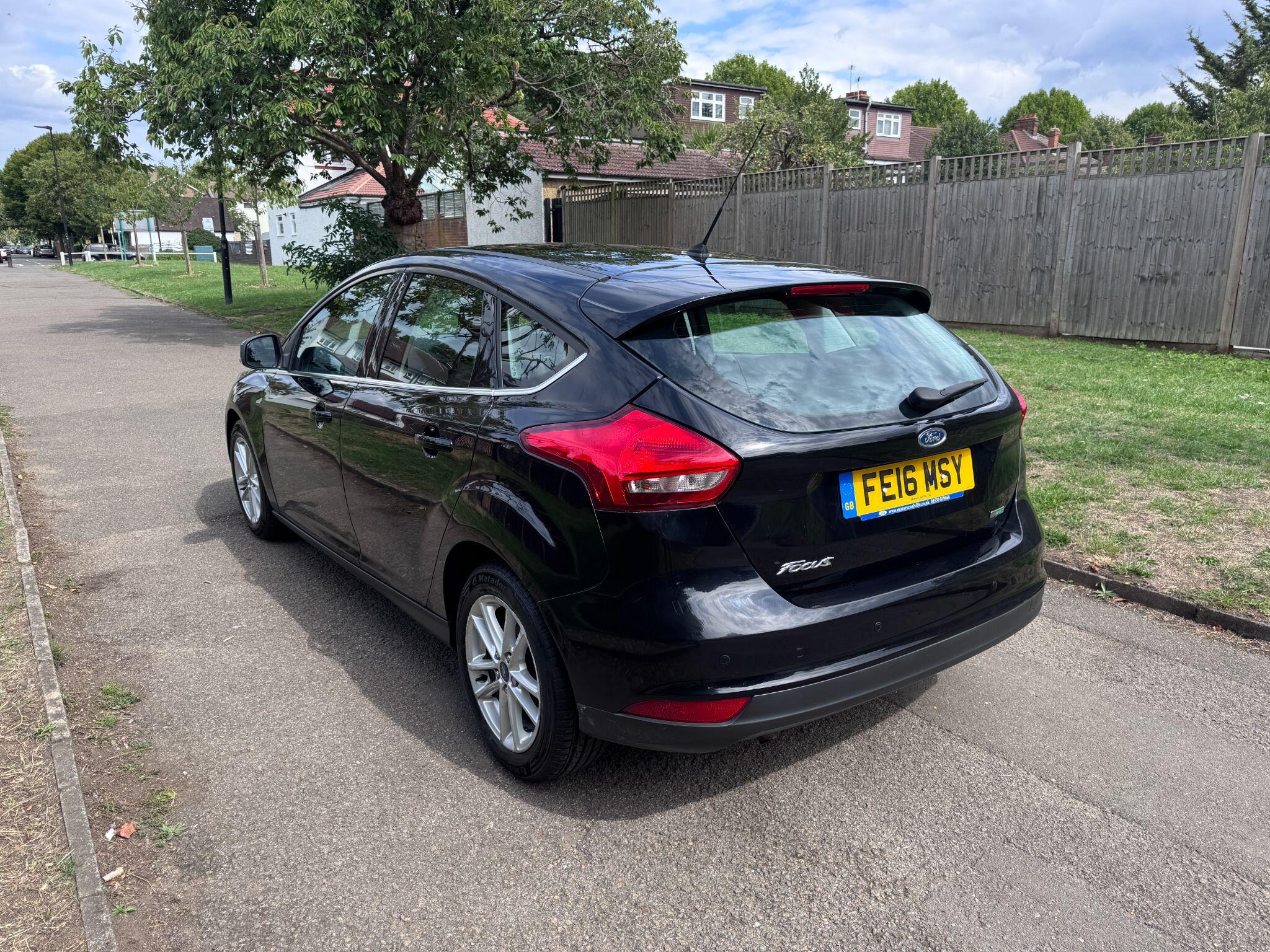 2016 Ford Focus image 9