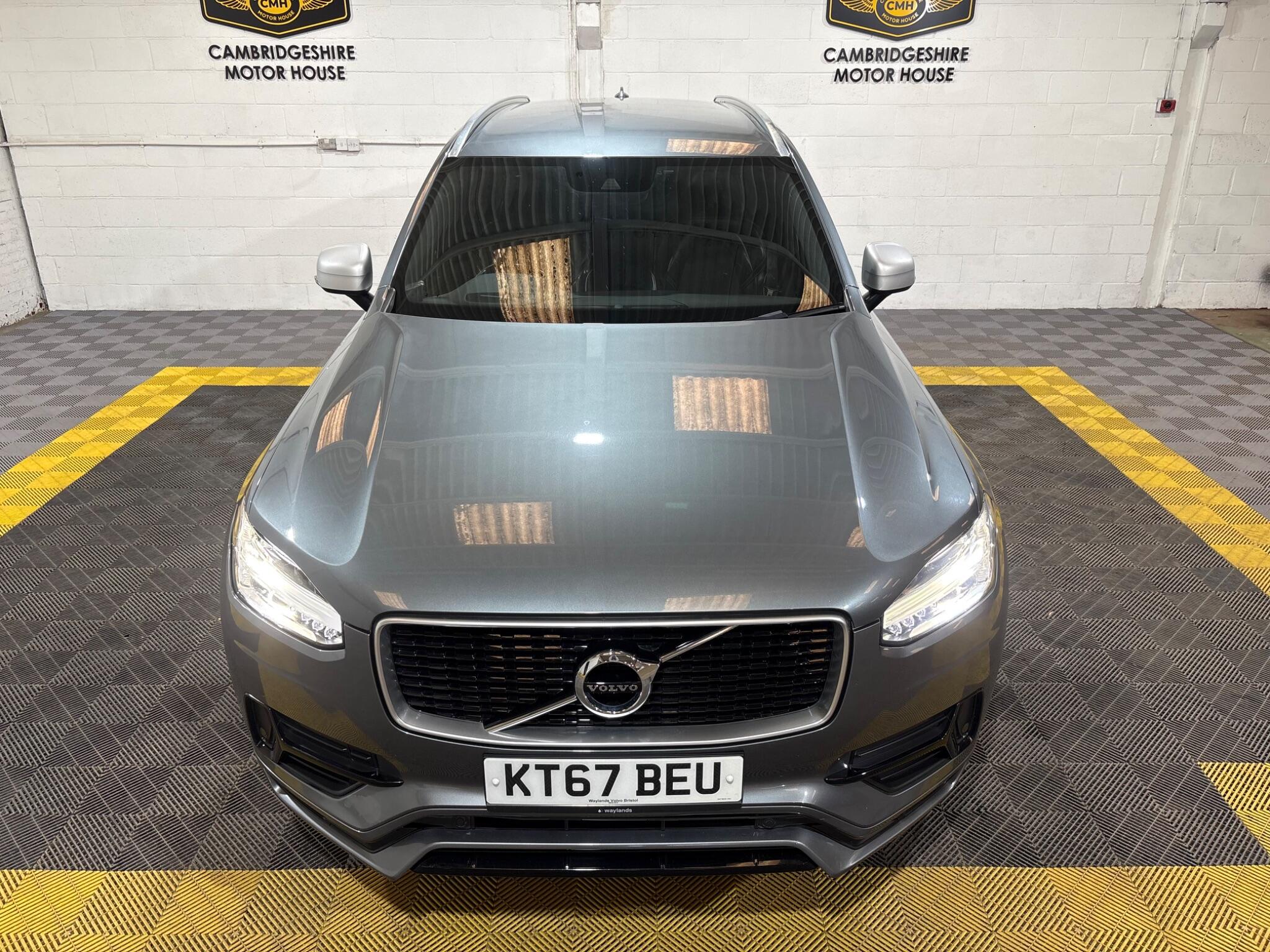 Volvo XC90 view 2