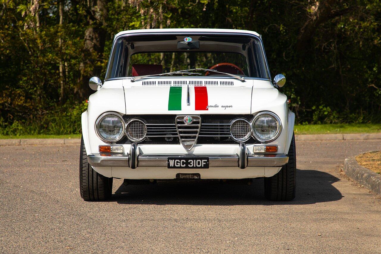 Alfa Romeo Giulia view 68