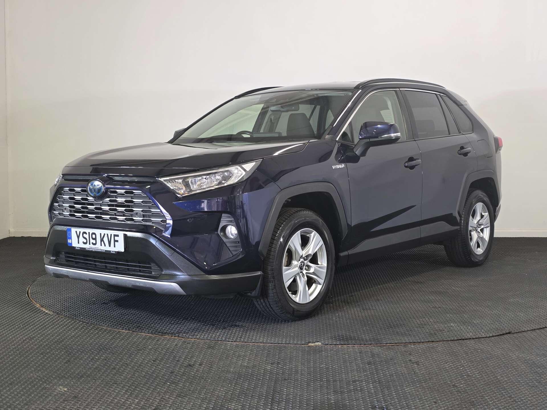 Toyota Rav4 view 3