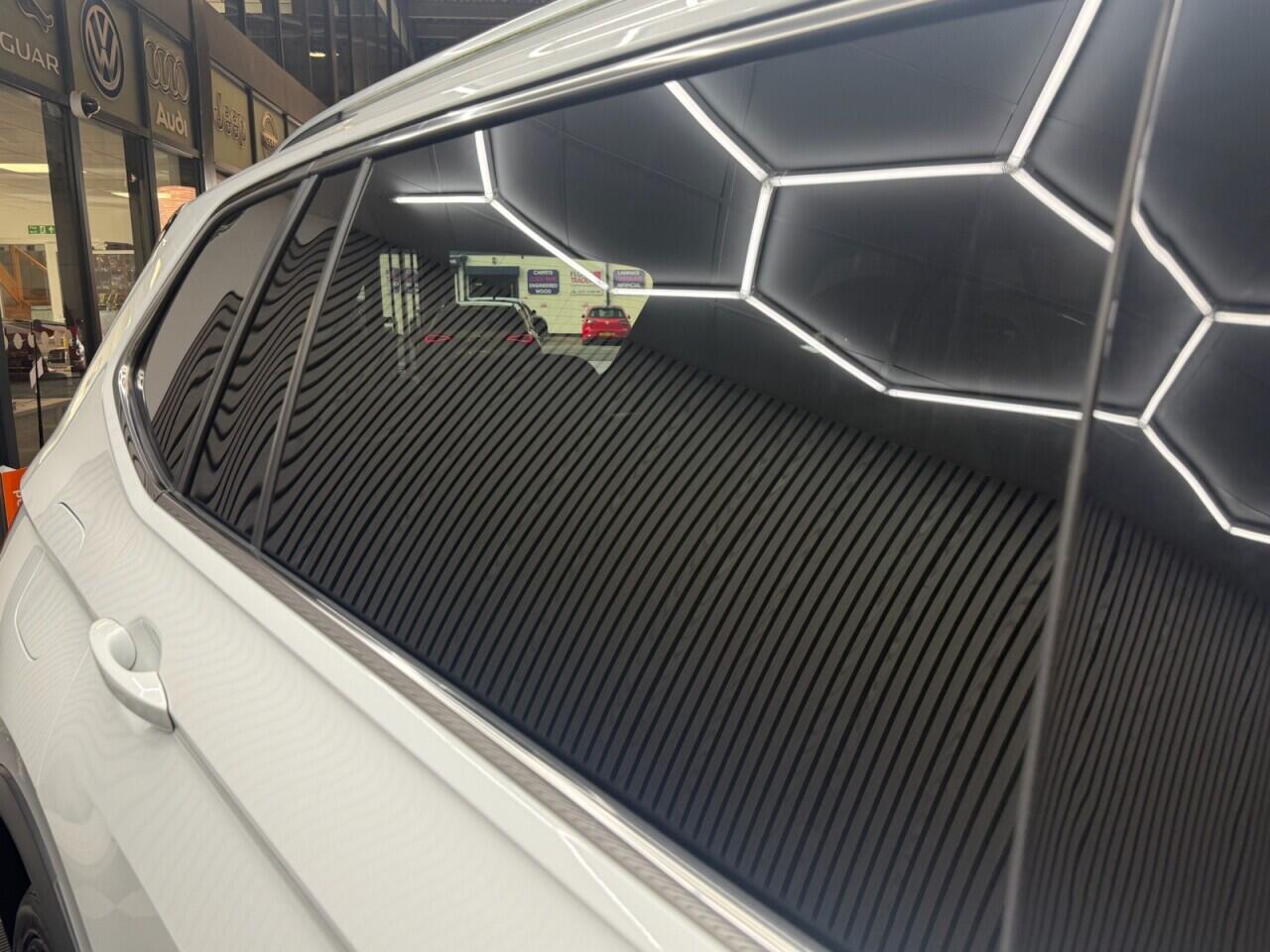 Volkswagen Tiguan Allspace view 35